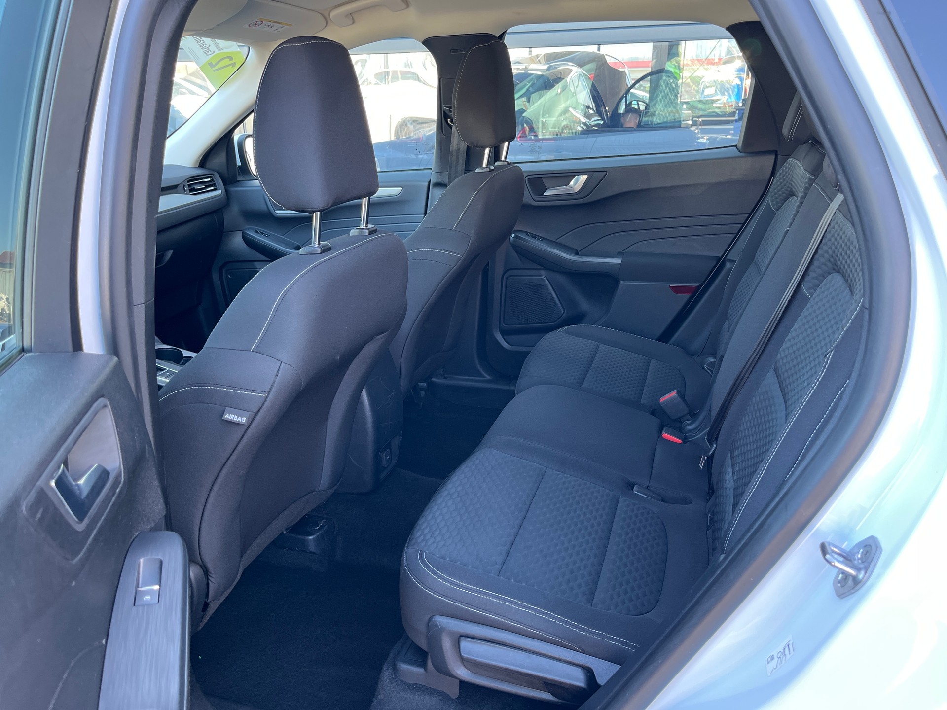 FORD Kuga 1.5 TDCi Cool & Connect 2WD Automat-image-6