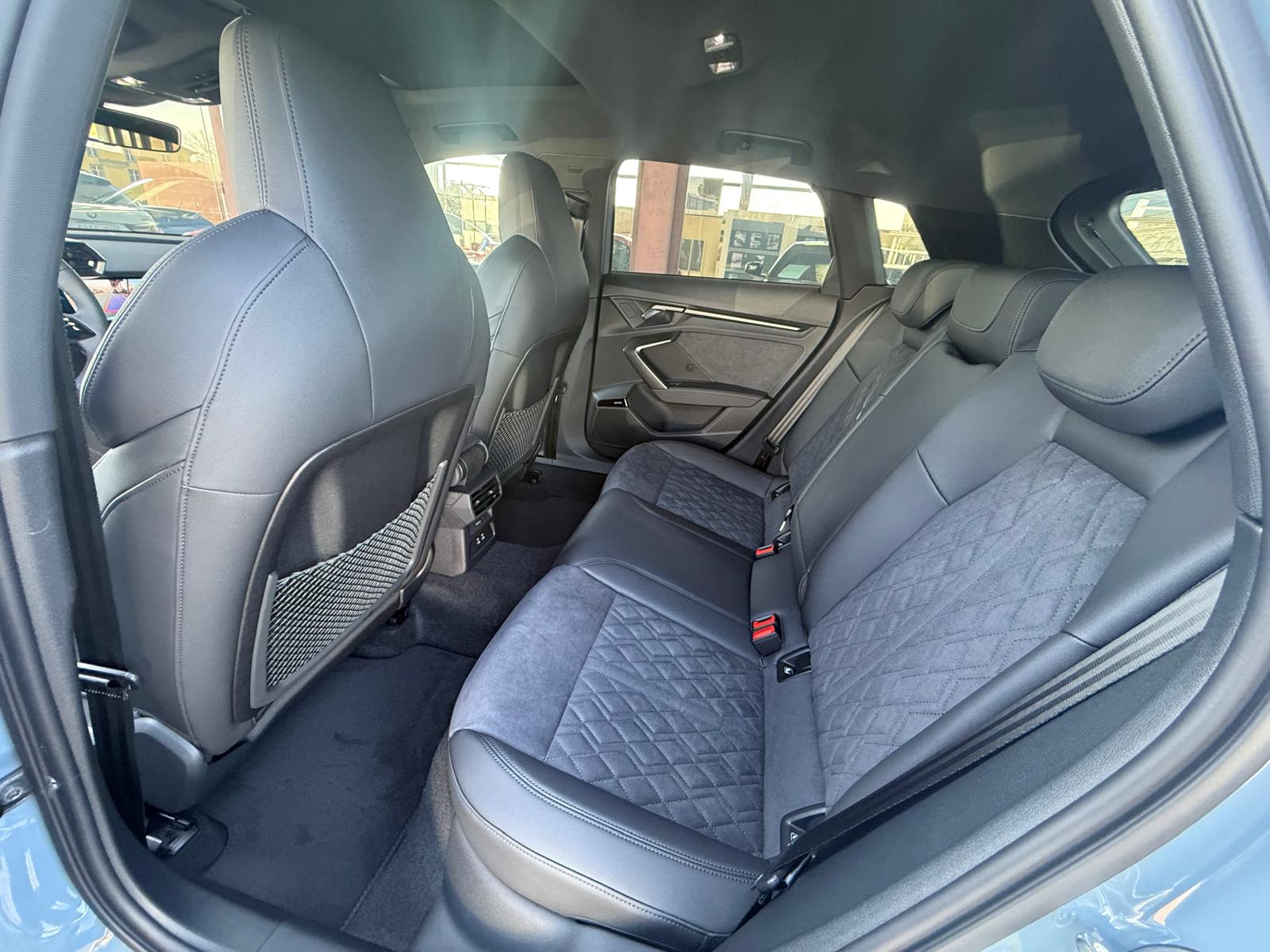 AUDI RS3 Sportback 2.5 TSI quattro S-tronic-image-9