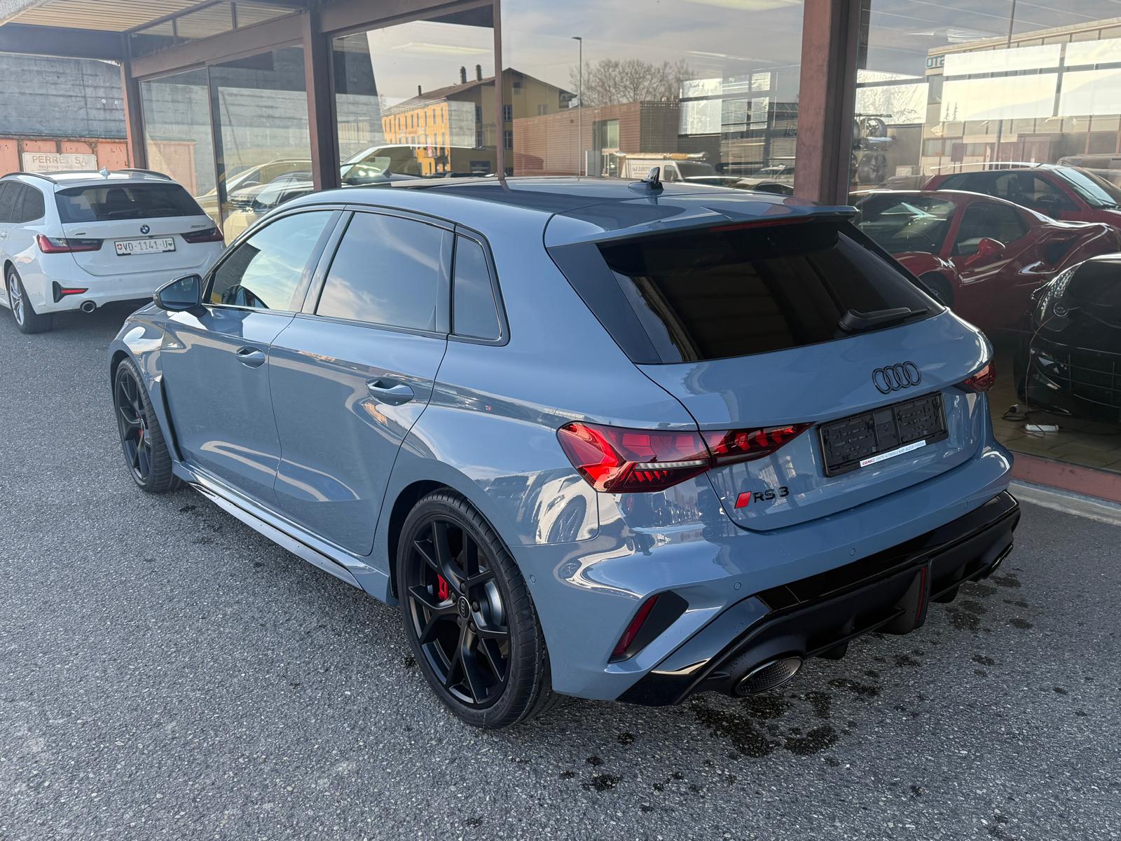 AUDI RS3 Sportback 2.5 TSI quattro S-tronic-image-3