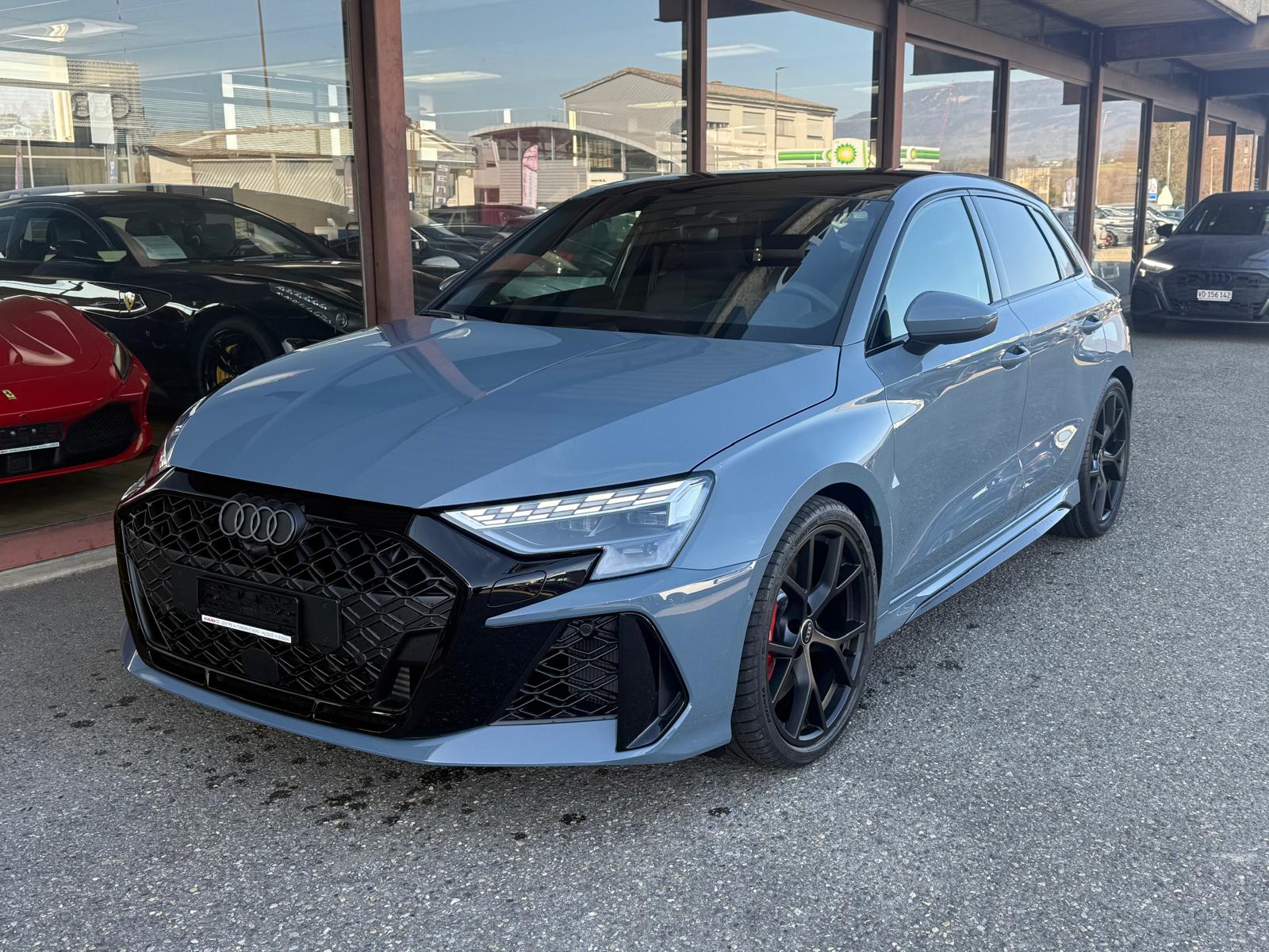 AUDI RS3 Sportback 2.5 TSI quattro S-tronic-image-1