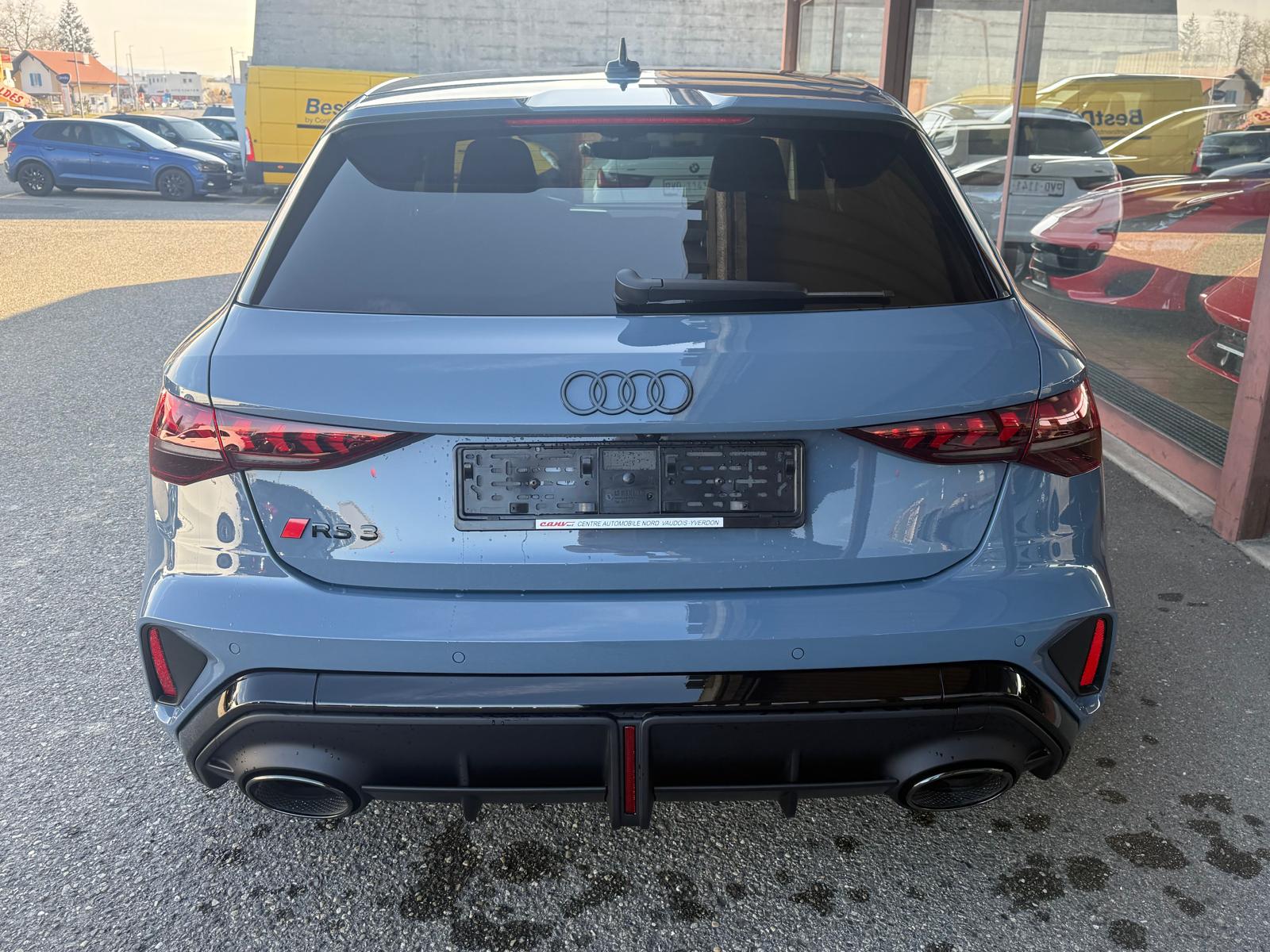 AUDI RS3 Sportback 2.5 TSI quattro S-tronic-image-4