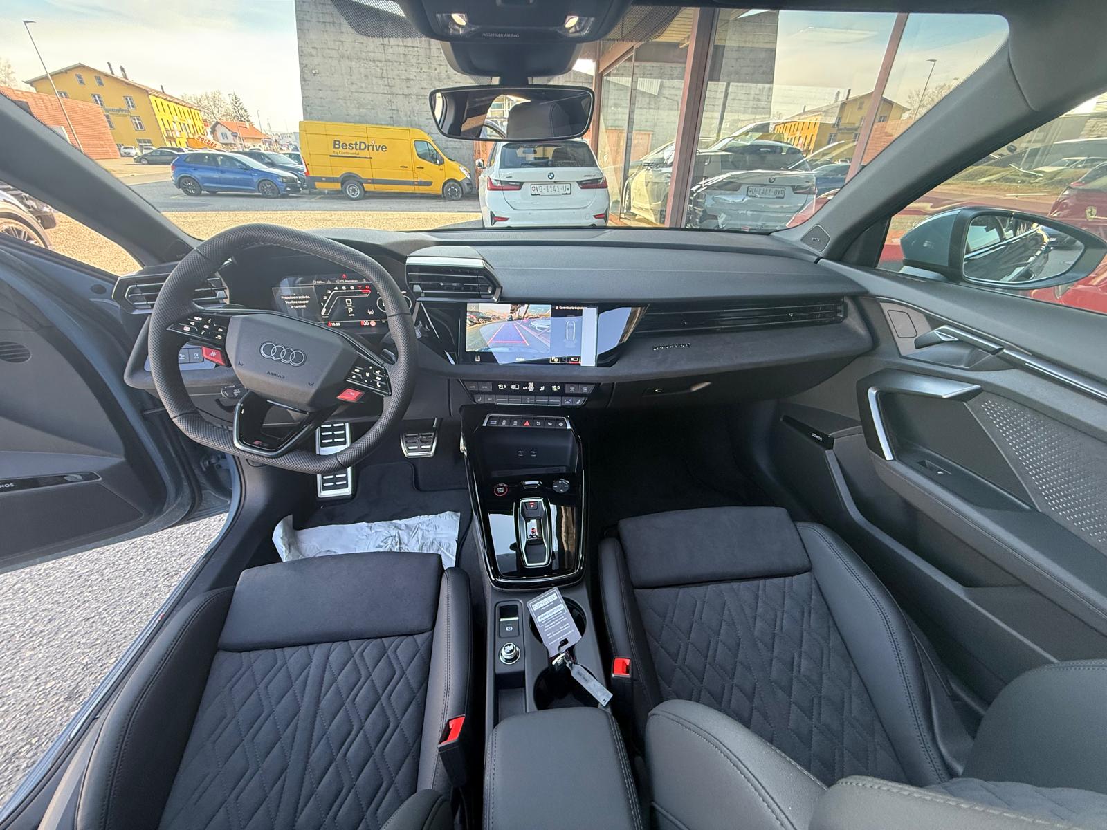 AUDI RS3 Sportback 2.5 TSI quattro S-tronic-image-6