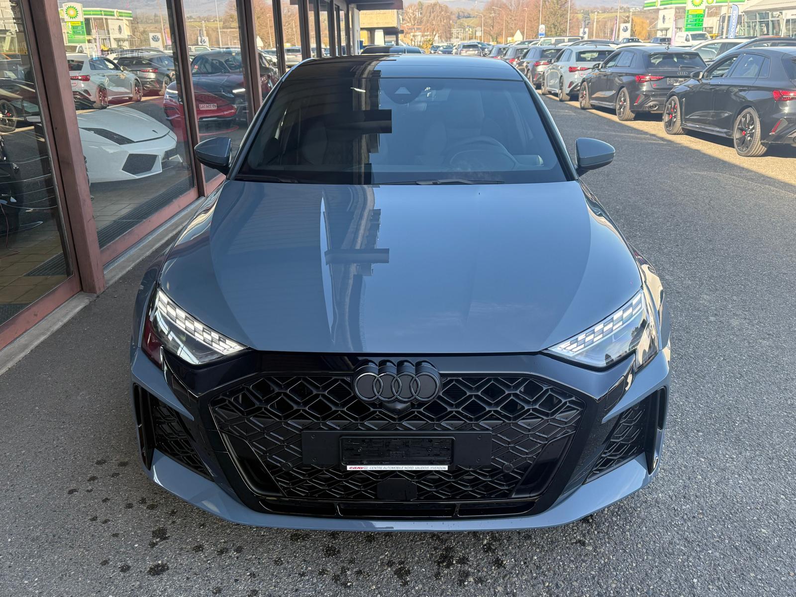 AUDI RS3 Sportback 2.5 TSI quattro S-tronic-image-2