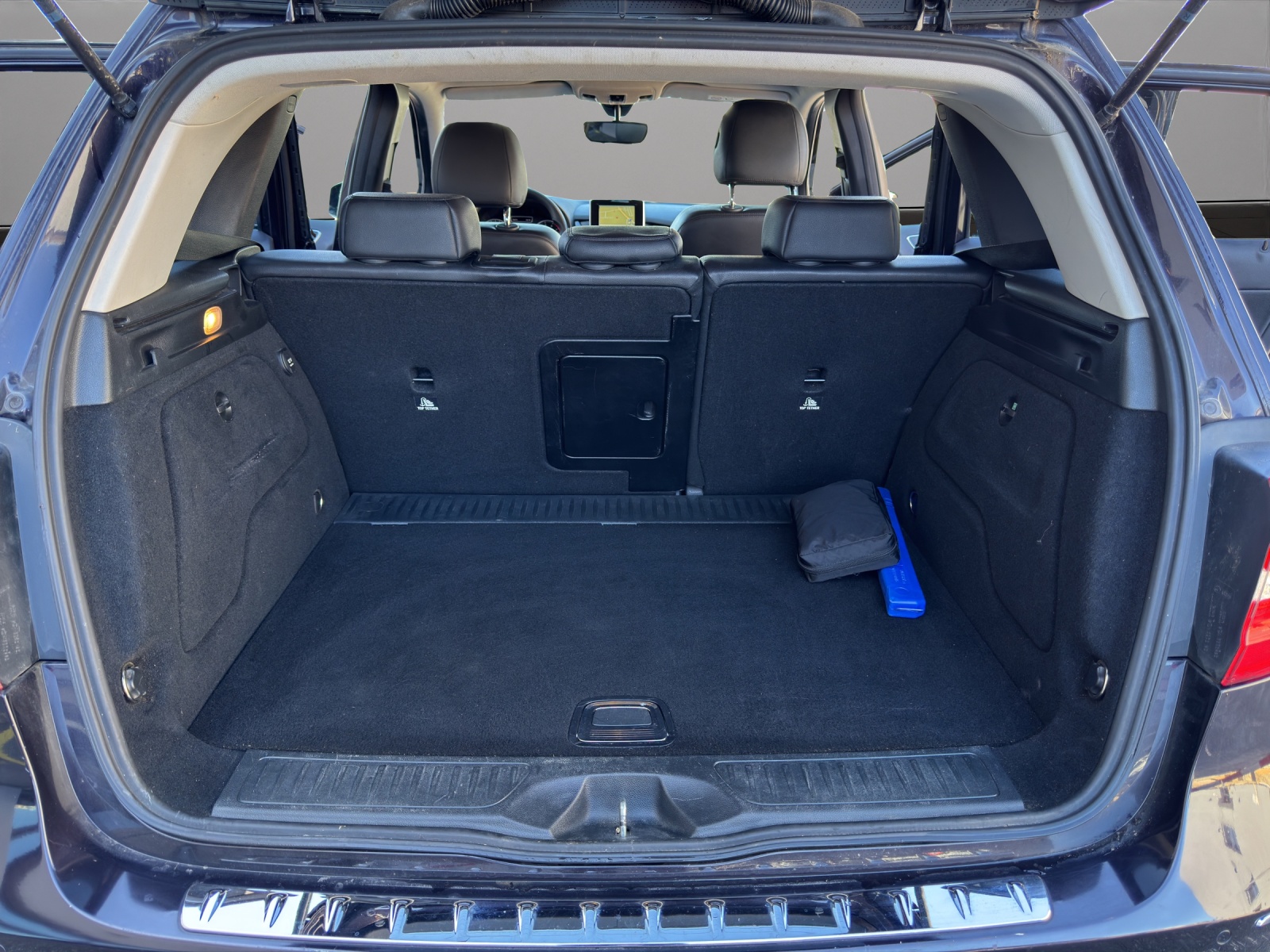 MERCEDES-BENZ B 180 7G-DCT-image-18