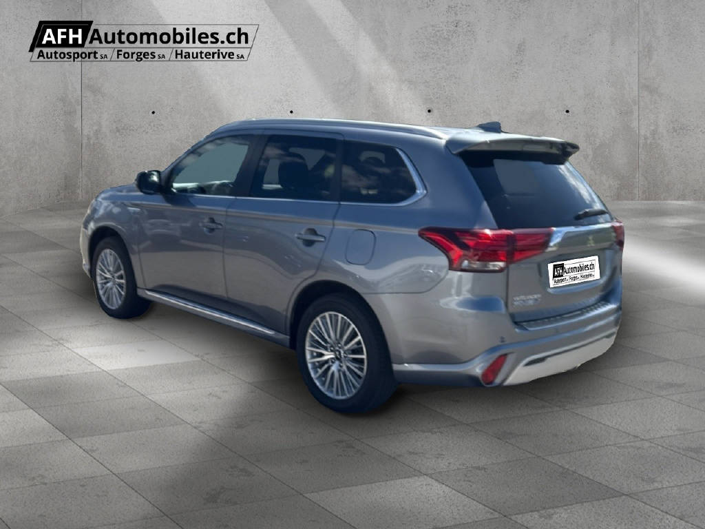 MITSUBISHI Outlander 2.4 PHEV Diamond-showroom-element-2