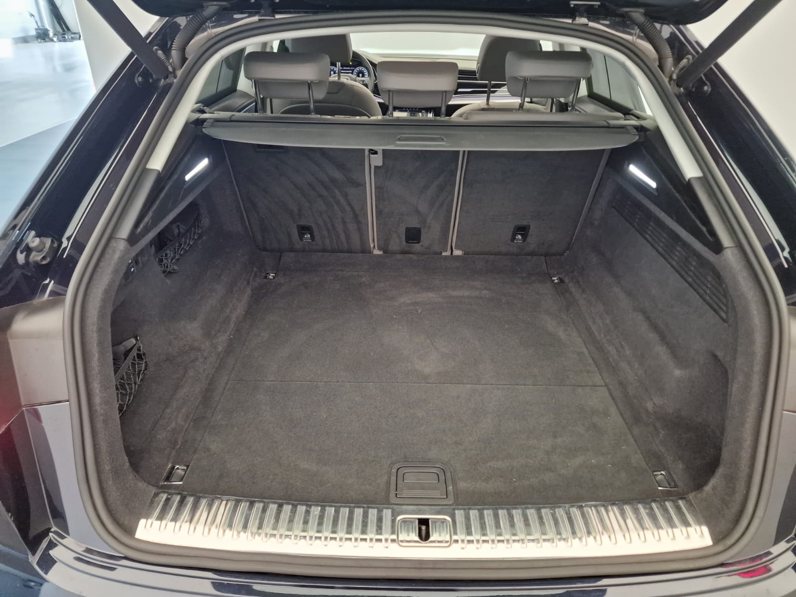 AUDI Q8 55 TFSI quattro tiptronic-image-17