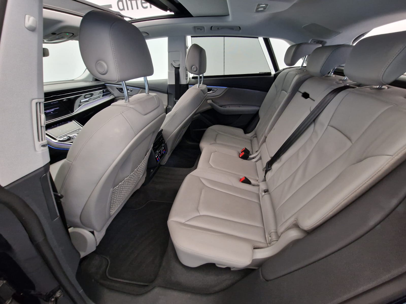 AUDI Q8 55 TFSI quattro tiptronic-image-13