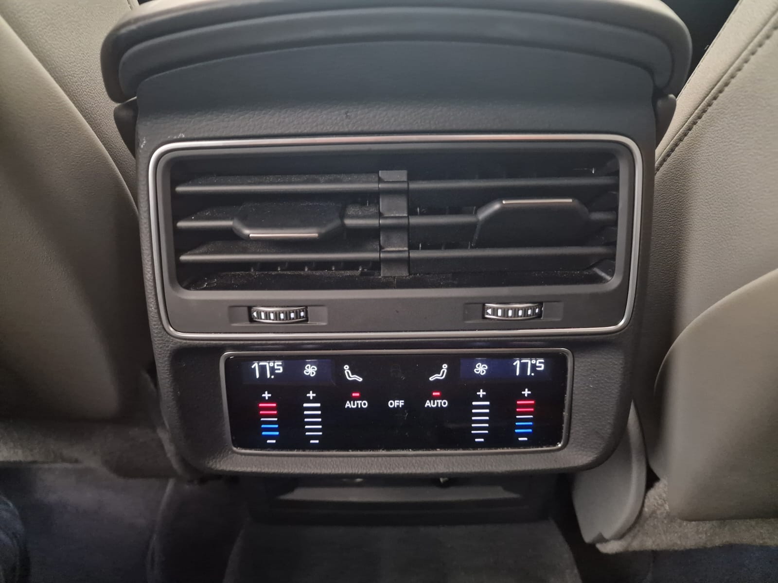 AUDI Q8 55 TFSI quattro tiptronic-image-15