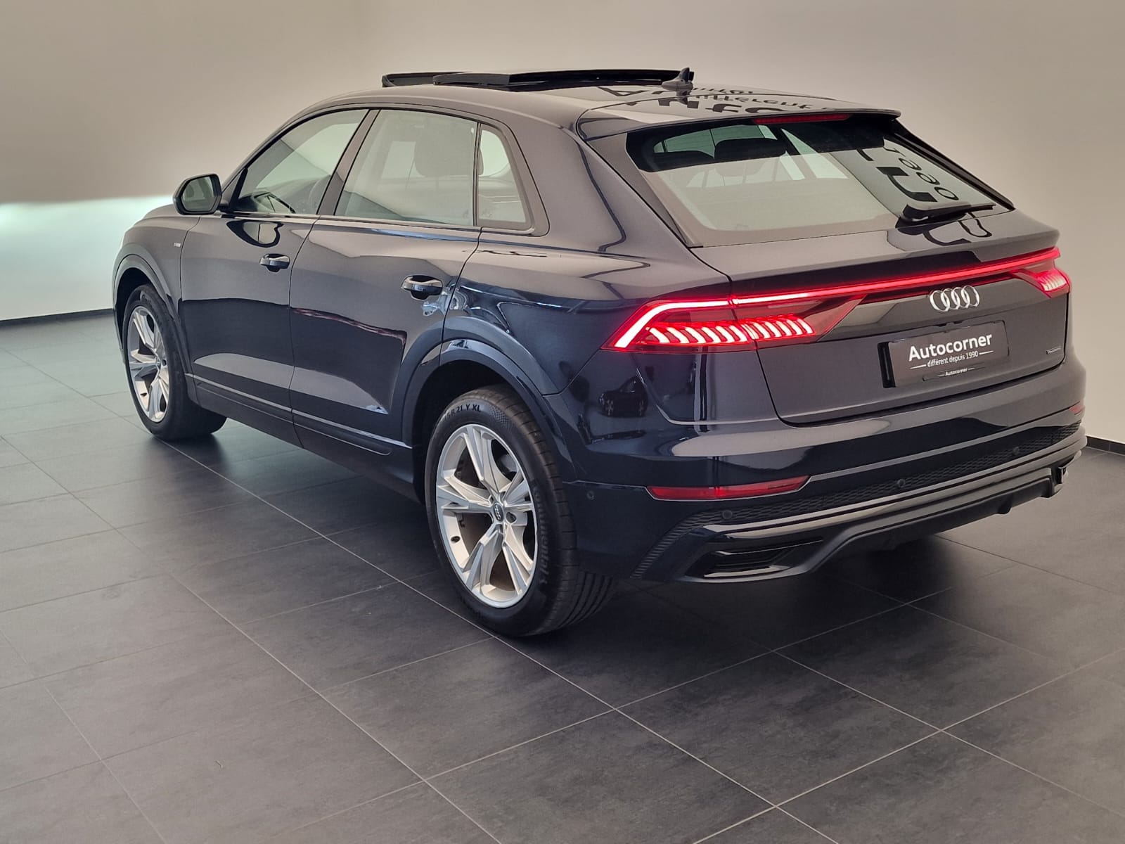AUDI Q8 55 TFSI quattro tiptronic-image-8