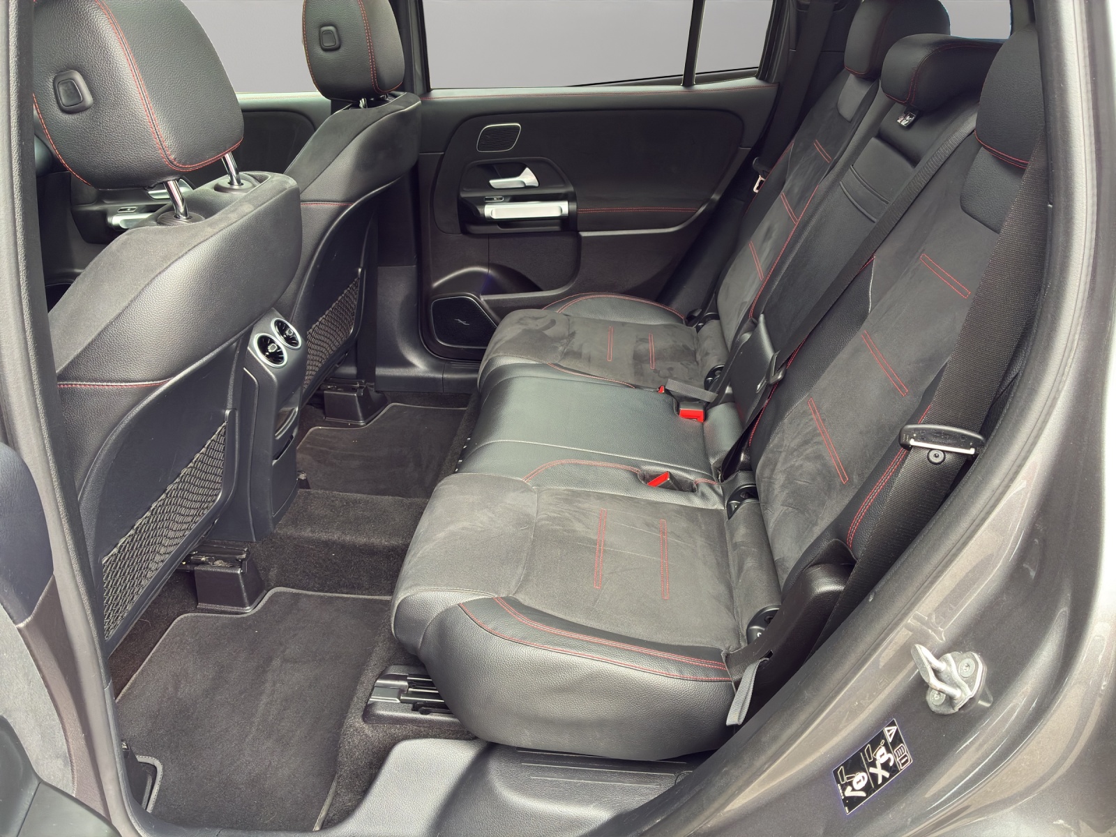MERCEDES-BENZ GLB 35 AMG 4Matic 8G-Tronic-image-12