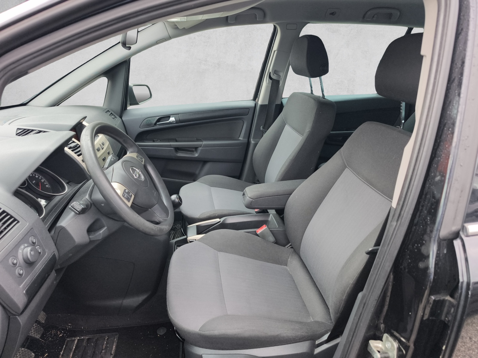 OPEL Zafira 1.8i 16V Cosmo-image-8