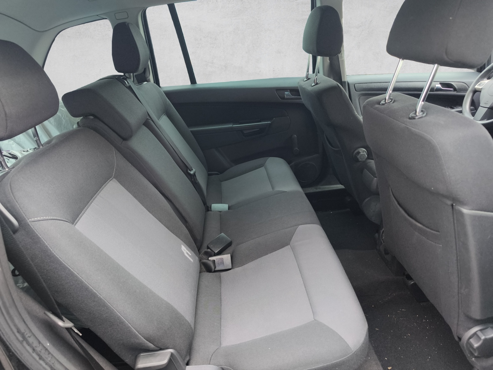 OPEL Zafira 1.8i 16V Cosmo-image-12