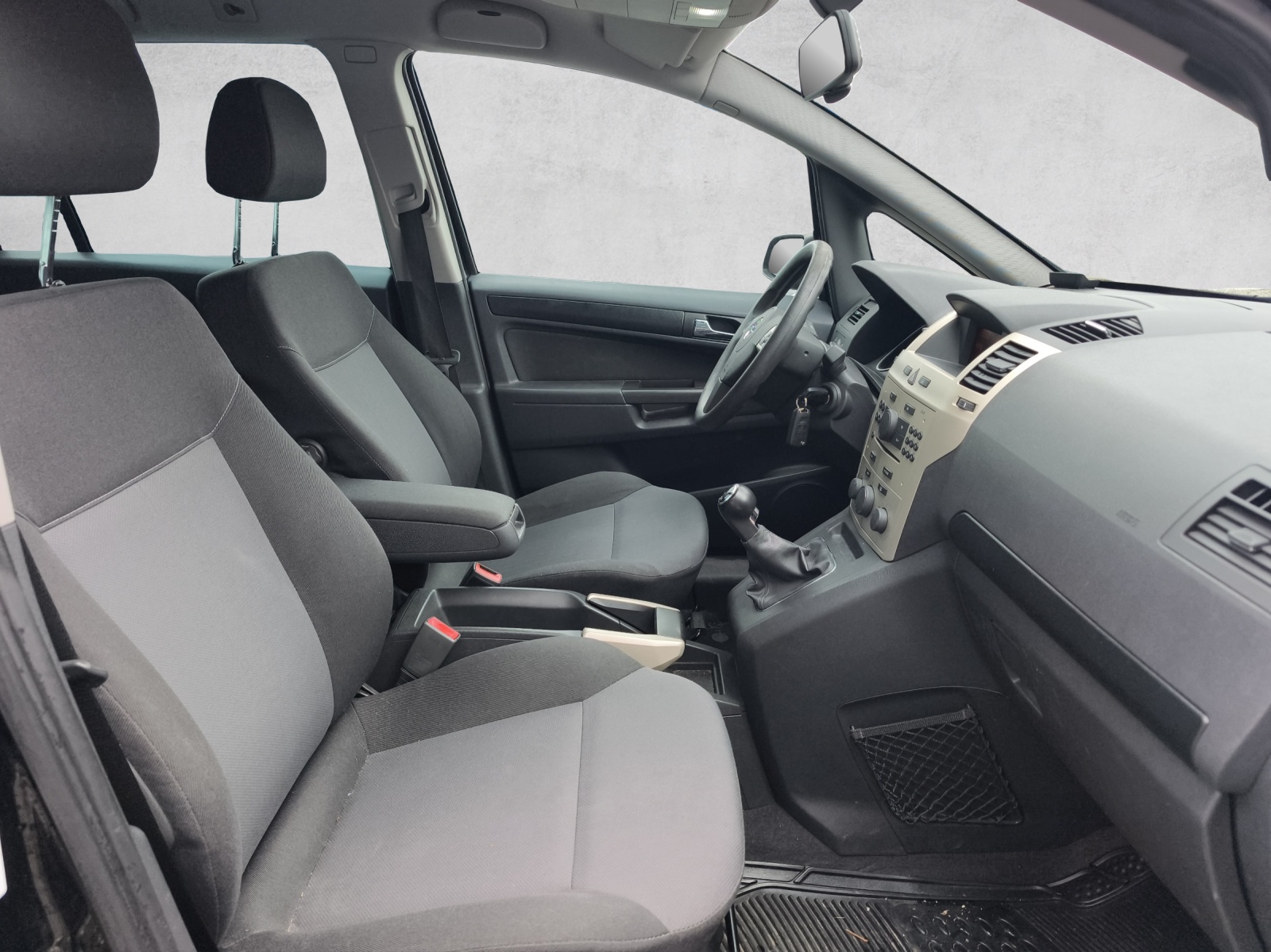 OPEL Zafira 1.8i 16V Cosmo-image-10