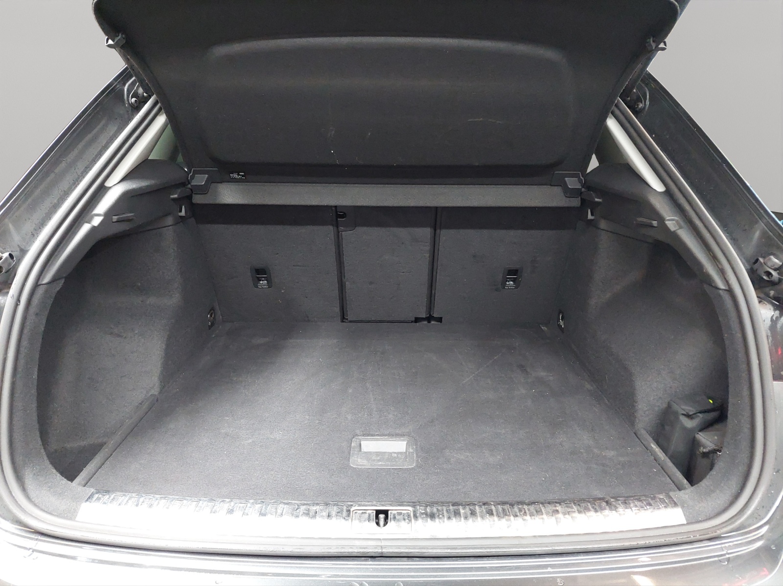 AUDI Q3 35 TDI S line quattro S-tronic-image-10
