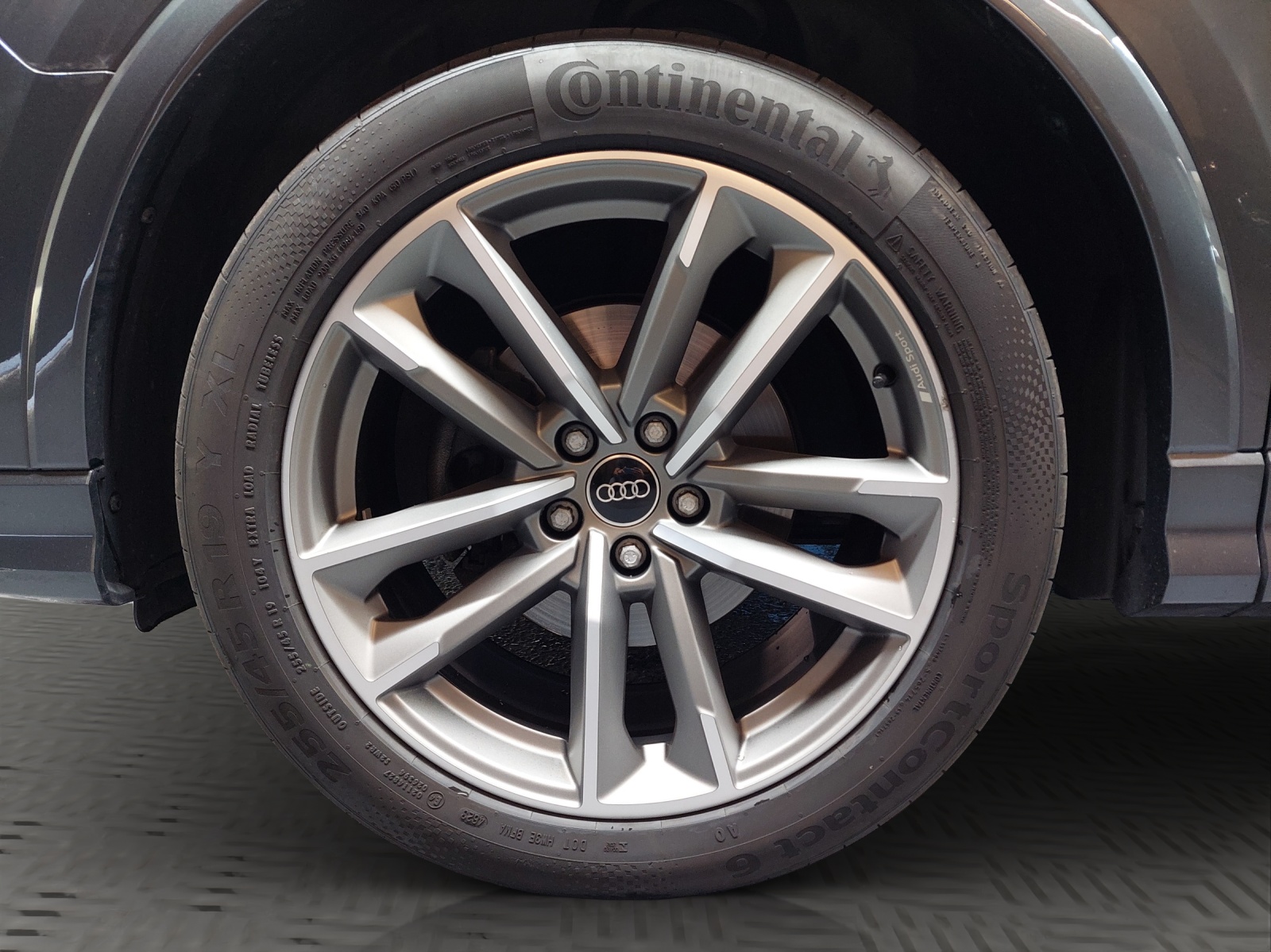 AUDI Q3 35 TDI S line quattro S-tronic-image-11