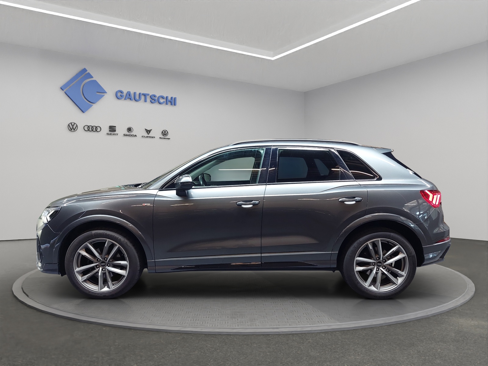 AUDI Q3 35 TDI S line quattro S-tronic-image-1
