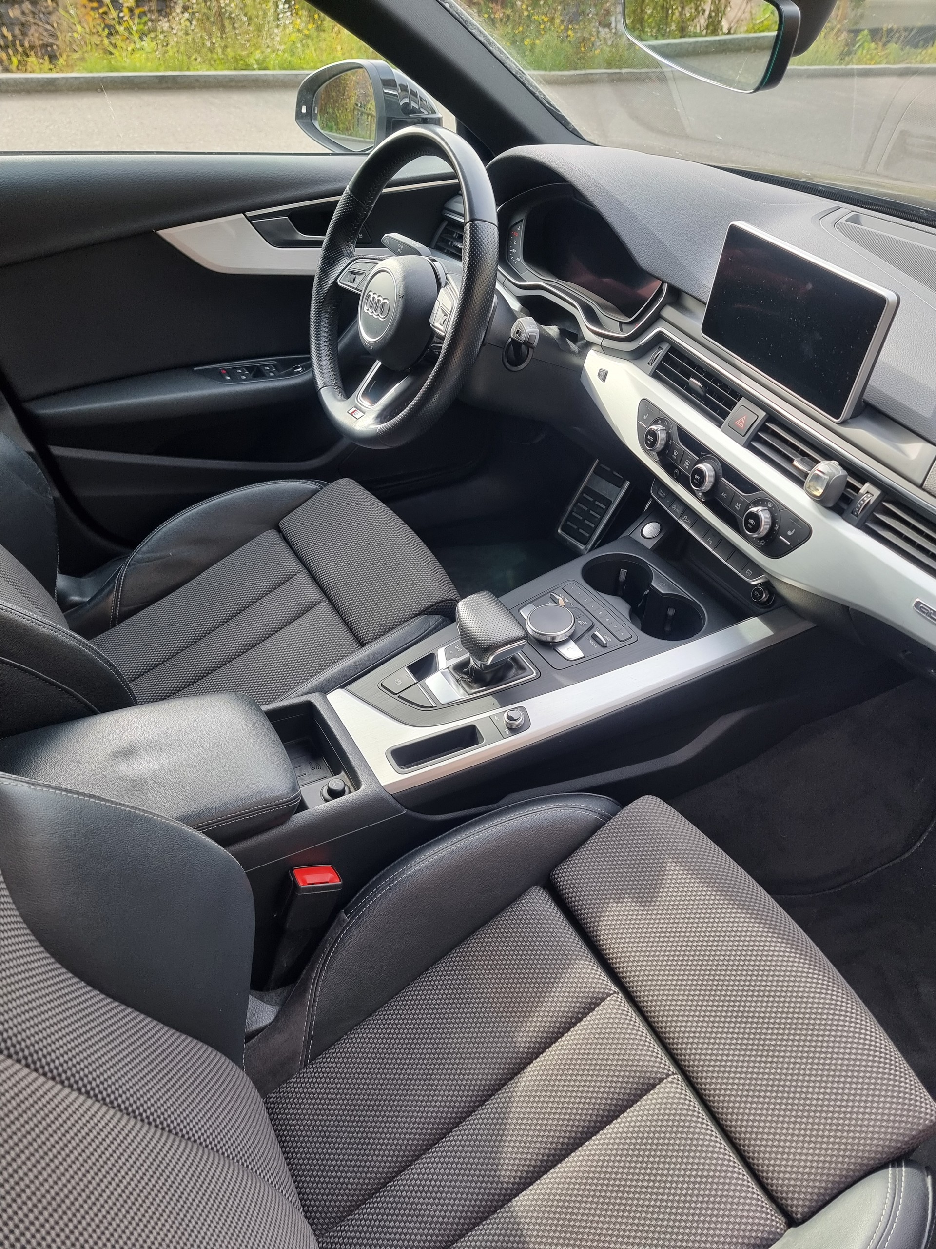 AUDI A4 Avant 2.0 TDI Sport quattro S-tronic-image-6