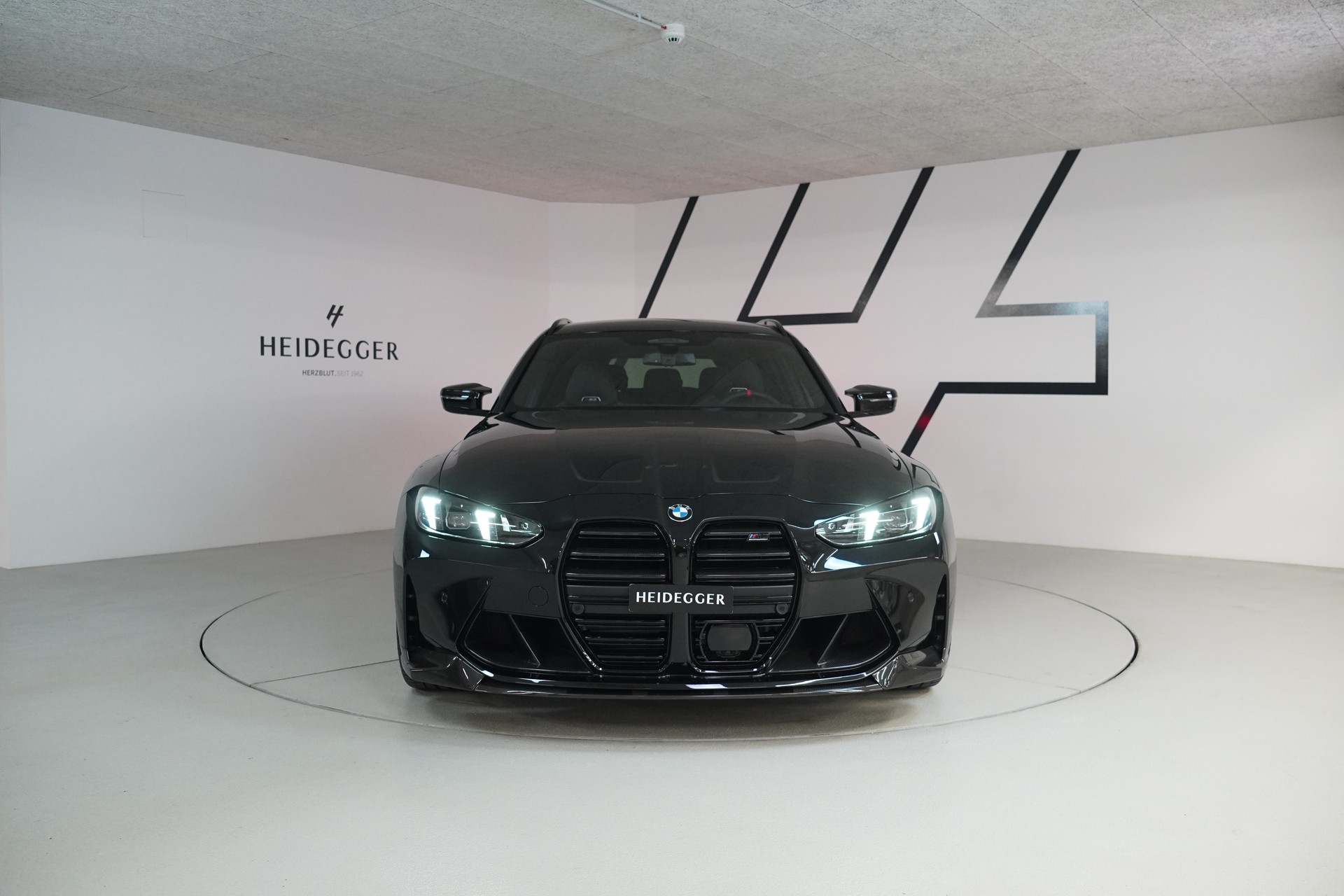 BMW M3 Touring xDrive Competition M-image-1