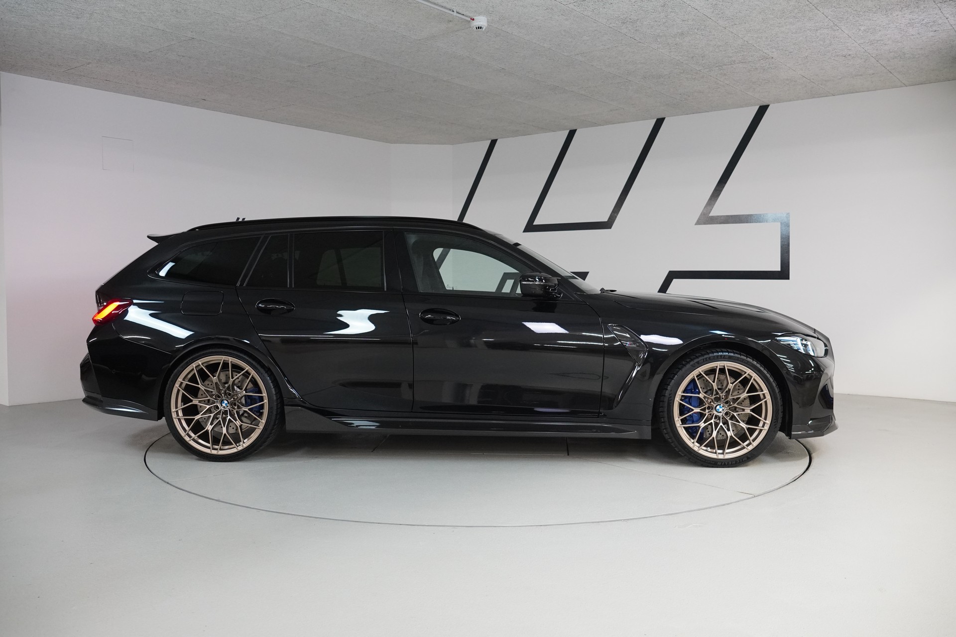 BMW M3 Touring xDrive Competition M-image-7