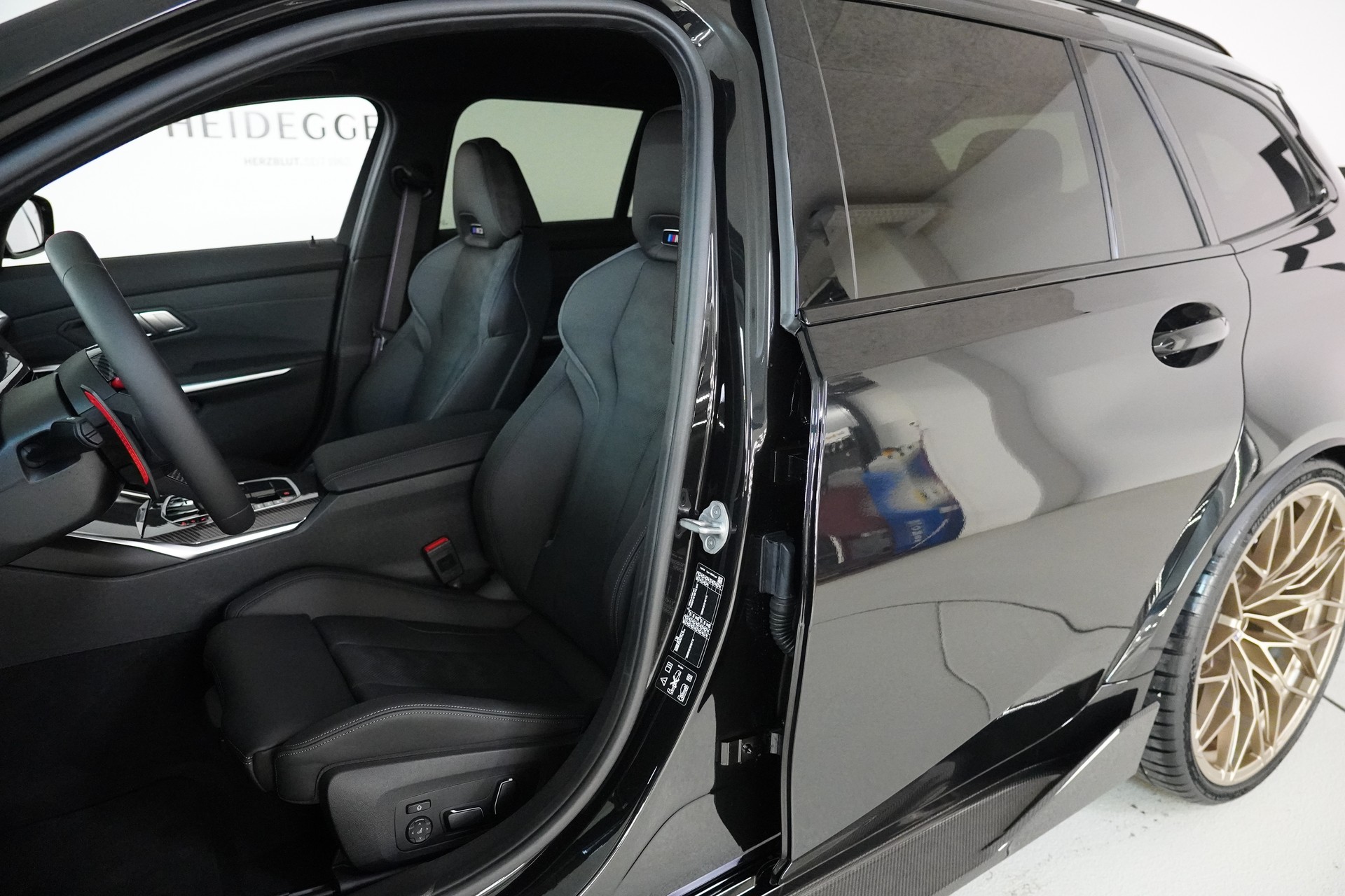 BMW M3 Touring xDrive Competition M-image-11