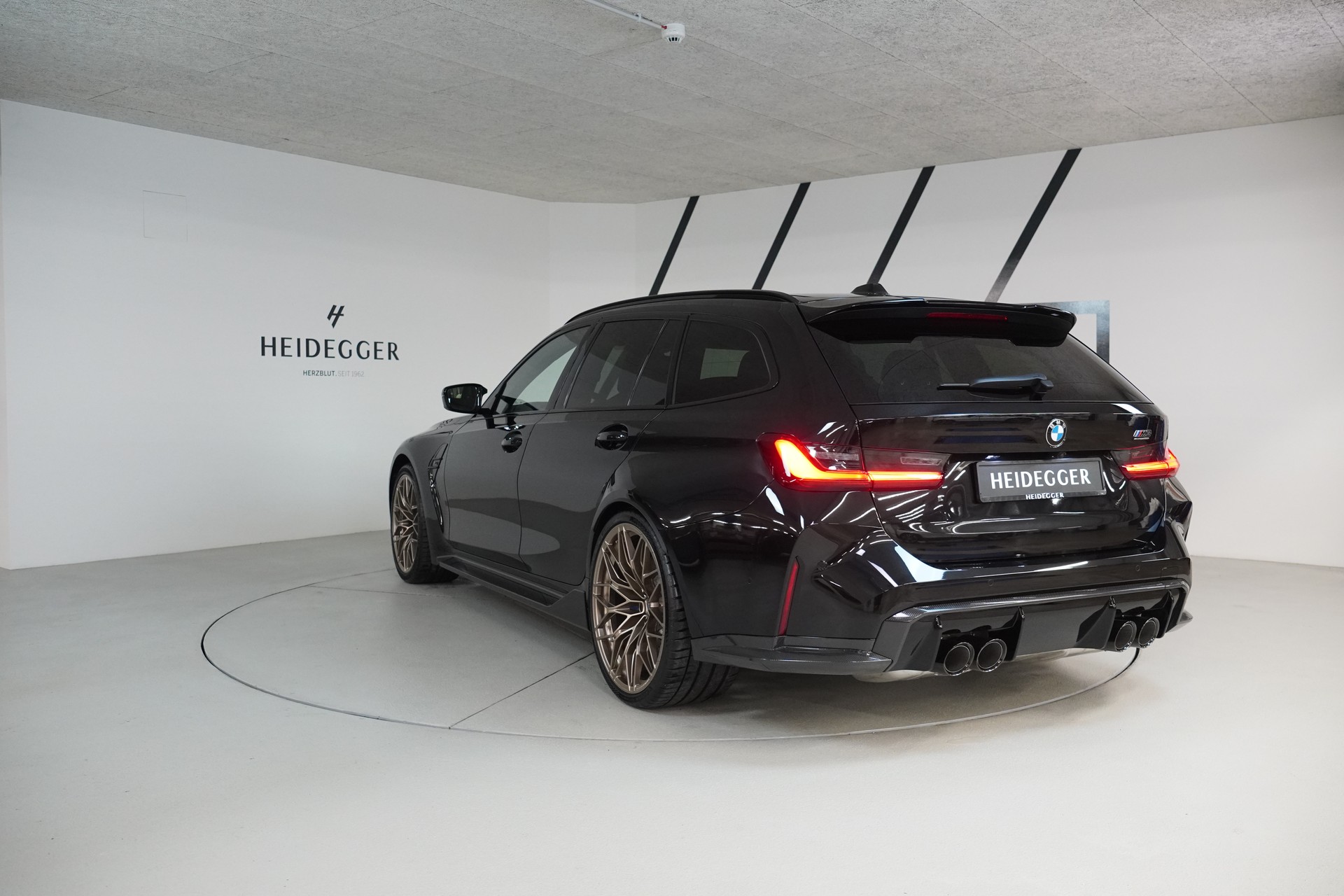 BMW M3 Touring xDrive Competition M-image-4