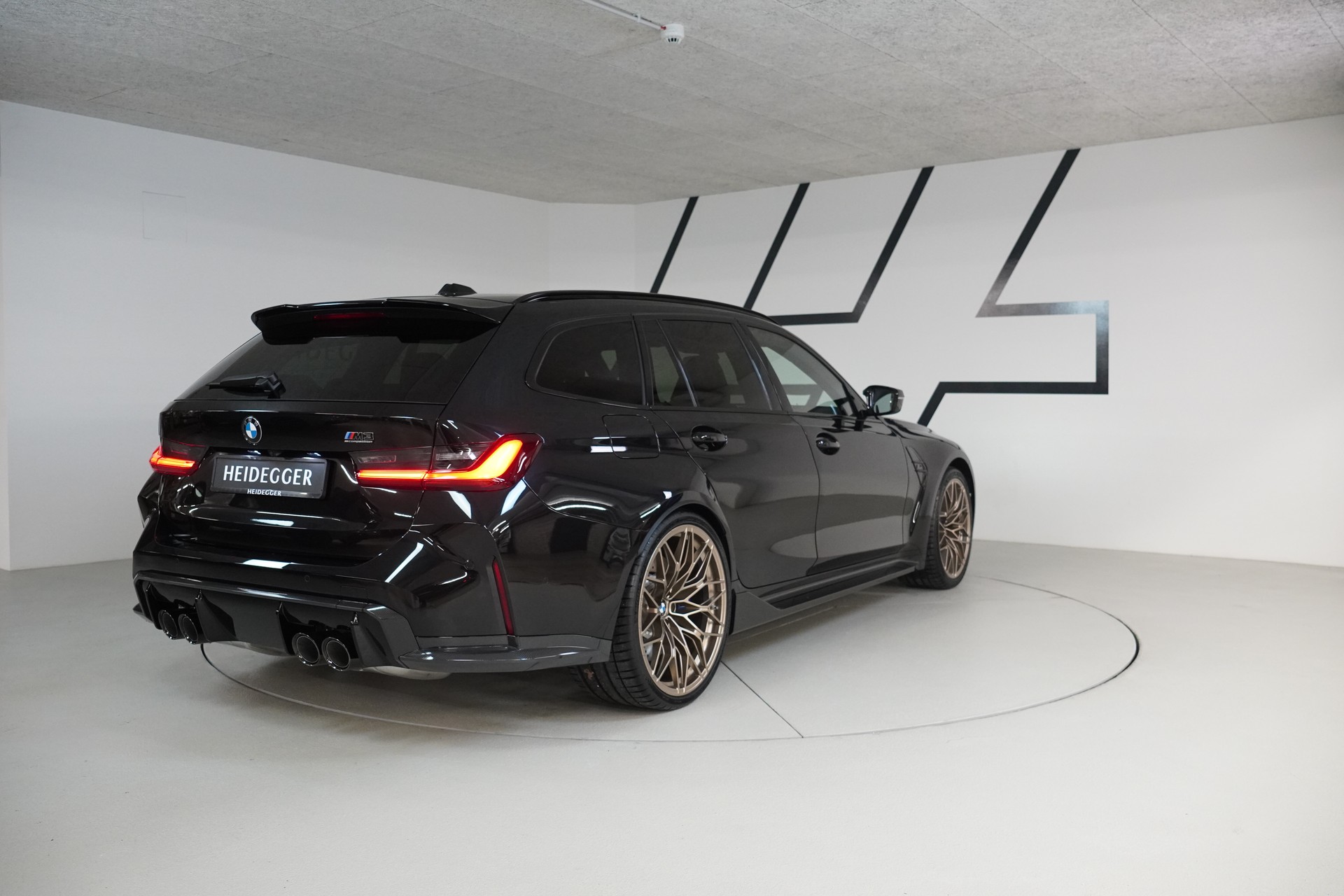 BMW M3 Touring xDrive Competition M-image-6