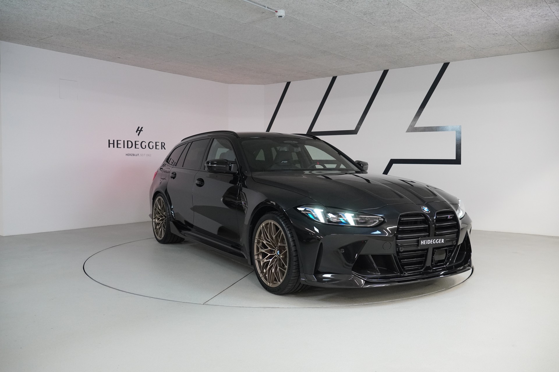 BMW M3 Touring xDrive Competition M-image-2