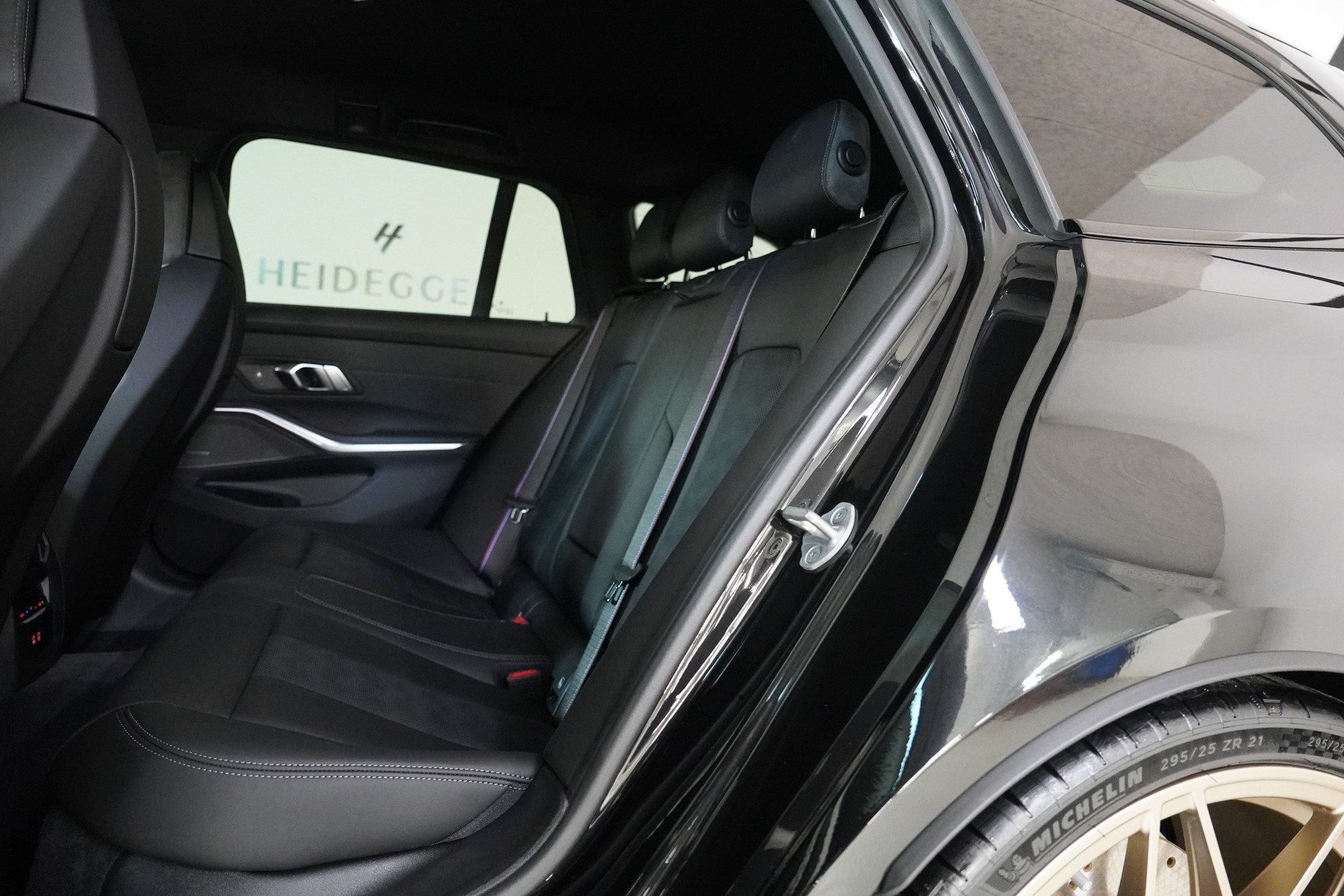 BMW M3 Touring xDrive Competition M-image-12