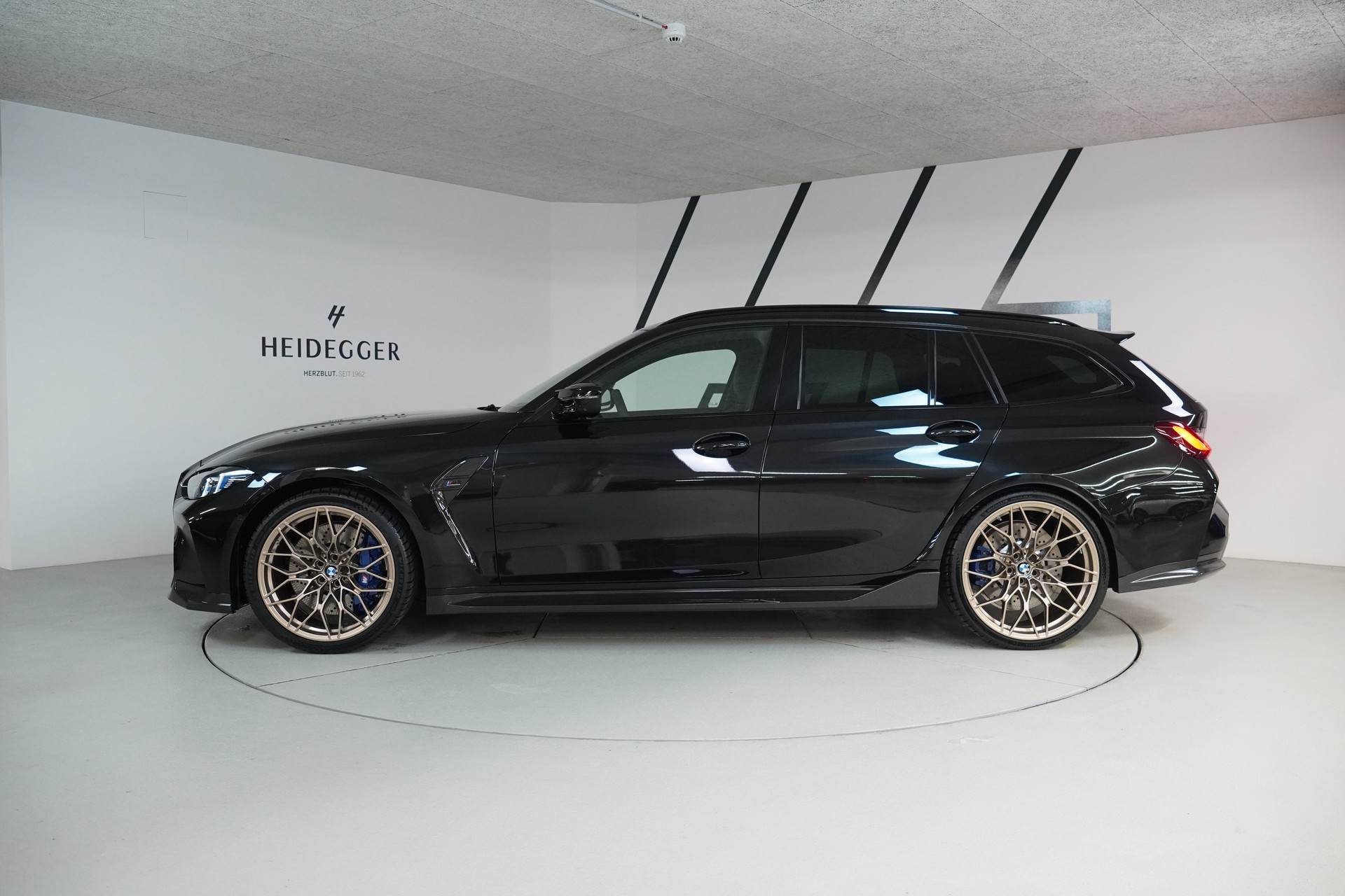 BMW M3 Touring xDrive Competition M-image-3
