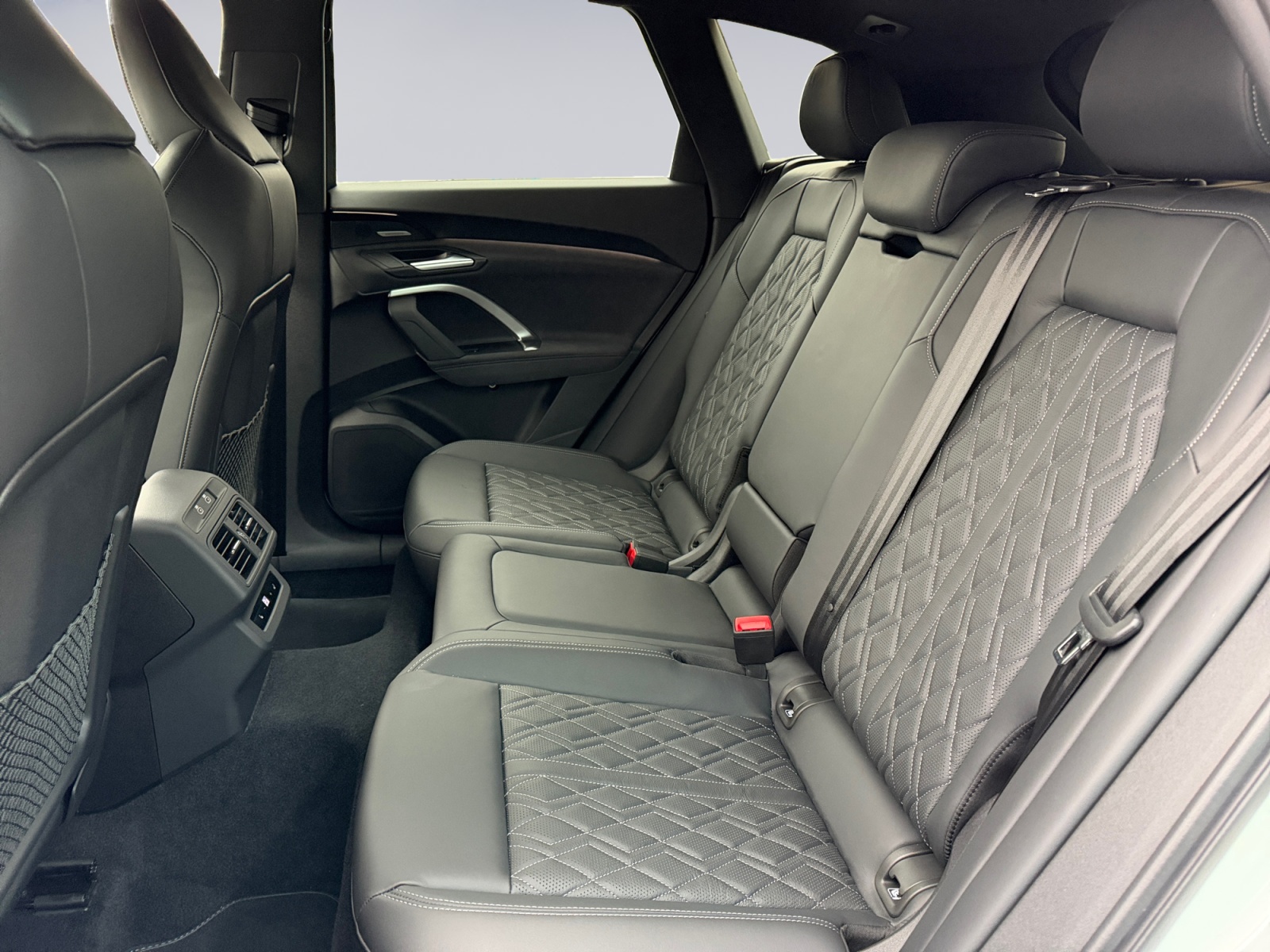 AUDI SQ5 TFSI quattro S-tronic-image-10