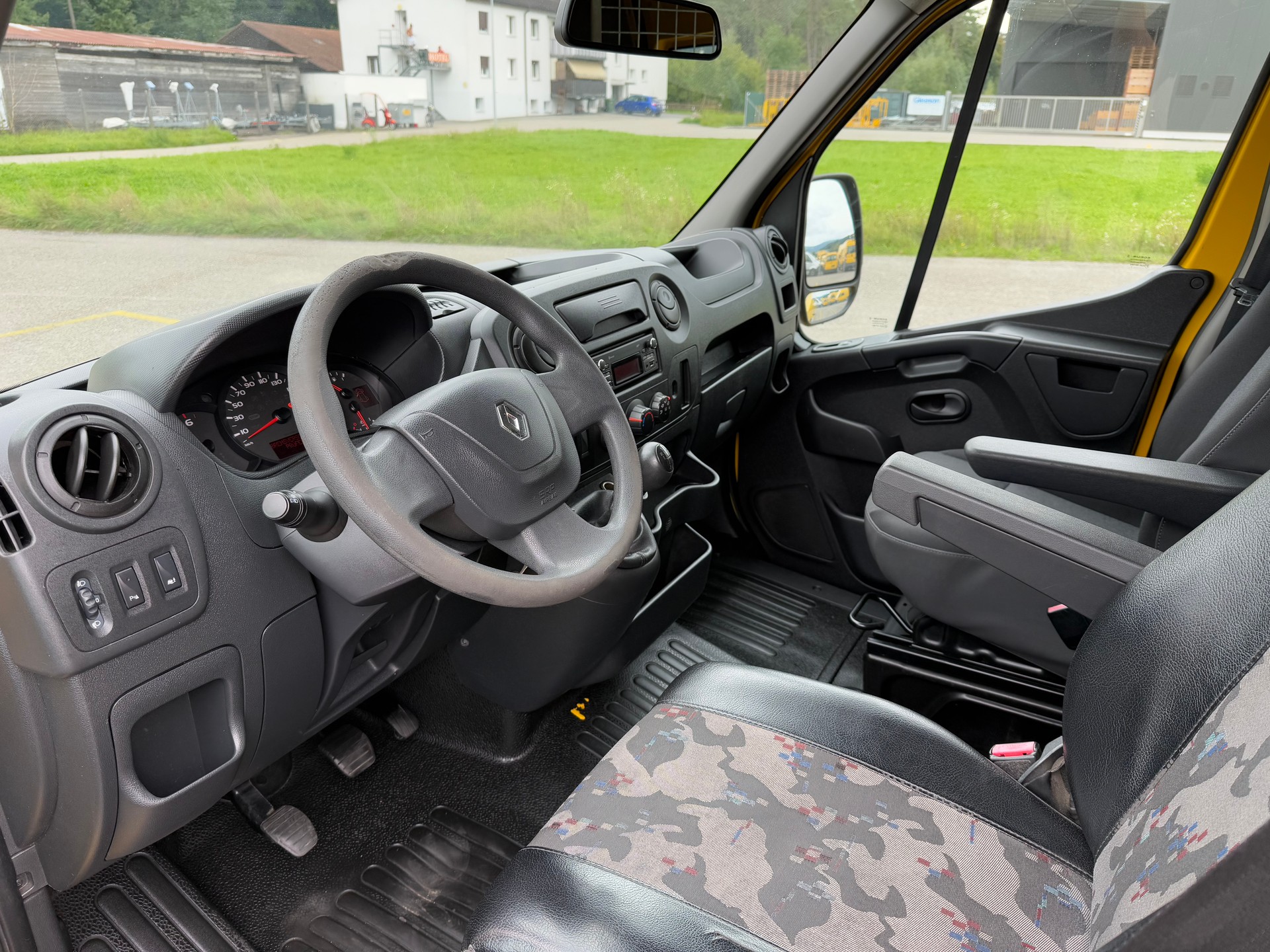 RENAULT Master T35 2.3dCi 130 L3H3-image-6