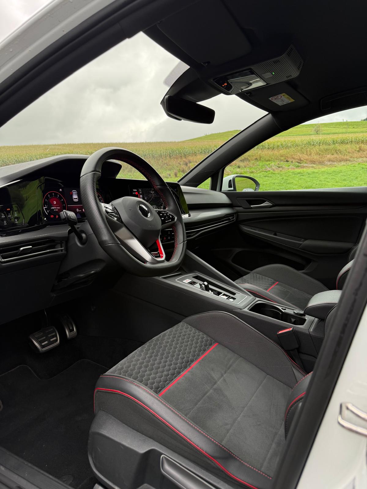 VW Golf 2.0 TSI GTI Clubsport DSG-image-9