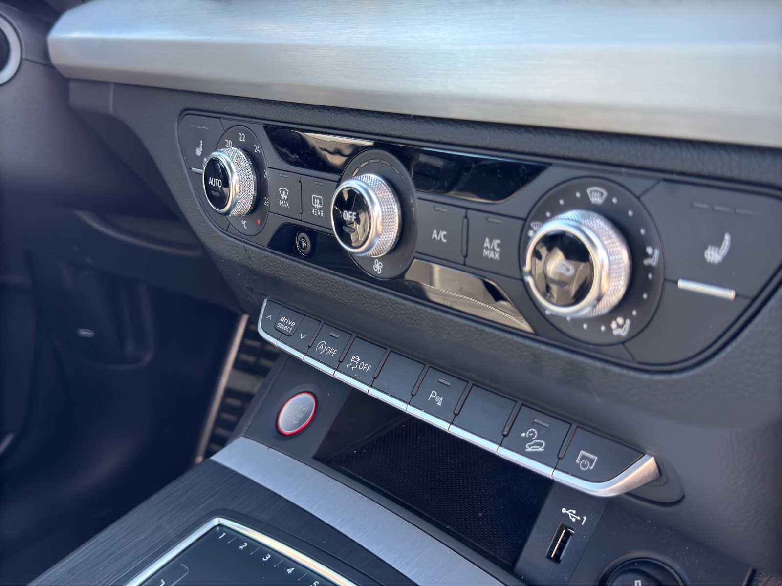AUDI SQ5 TDI quattro tiptronic-image-15
