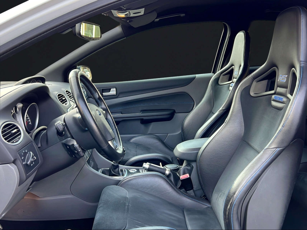 FORD Focus 2.5i Turbo RS-image-6