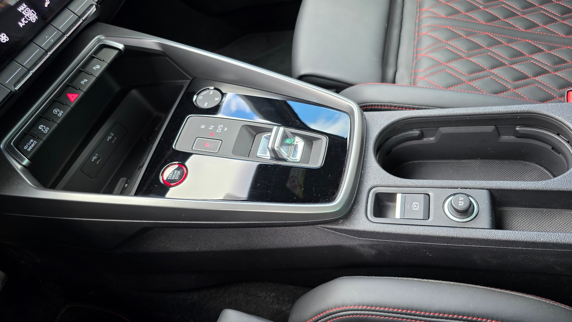 AUDI S3 Sportback 2.0 TFSI quattro S-tronic-image-28