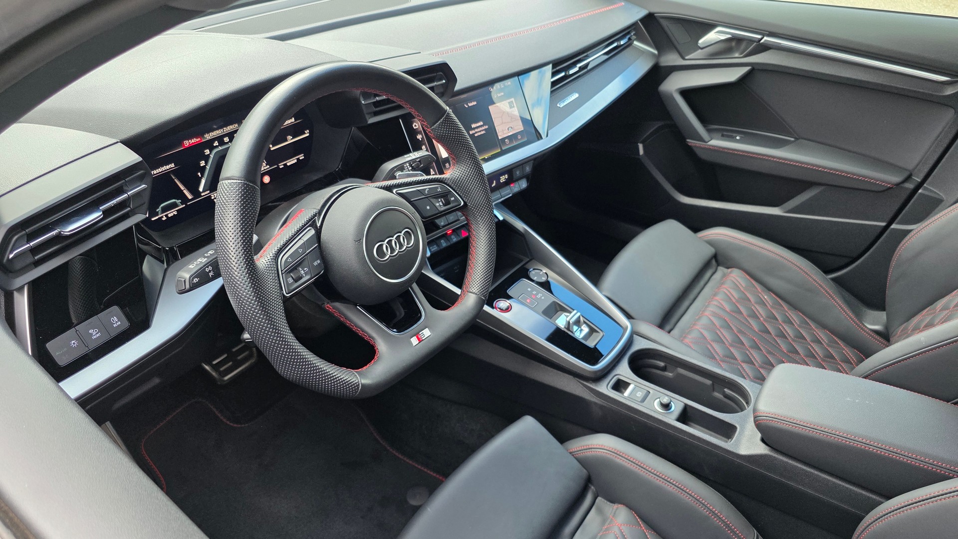 AUDI S3 Sportback 2.0 TFSI quattro S-tronic-image-16