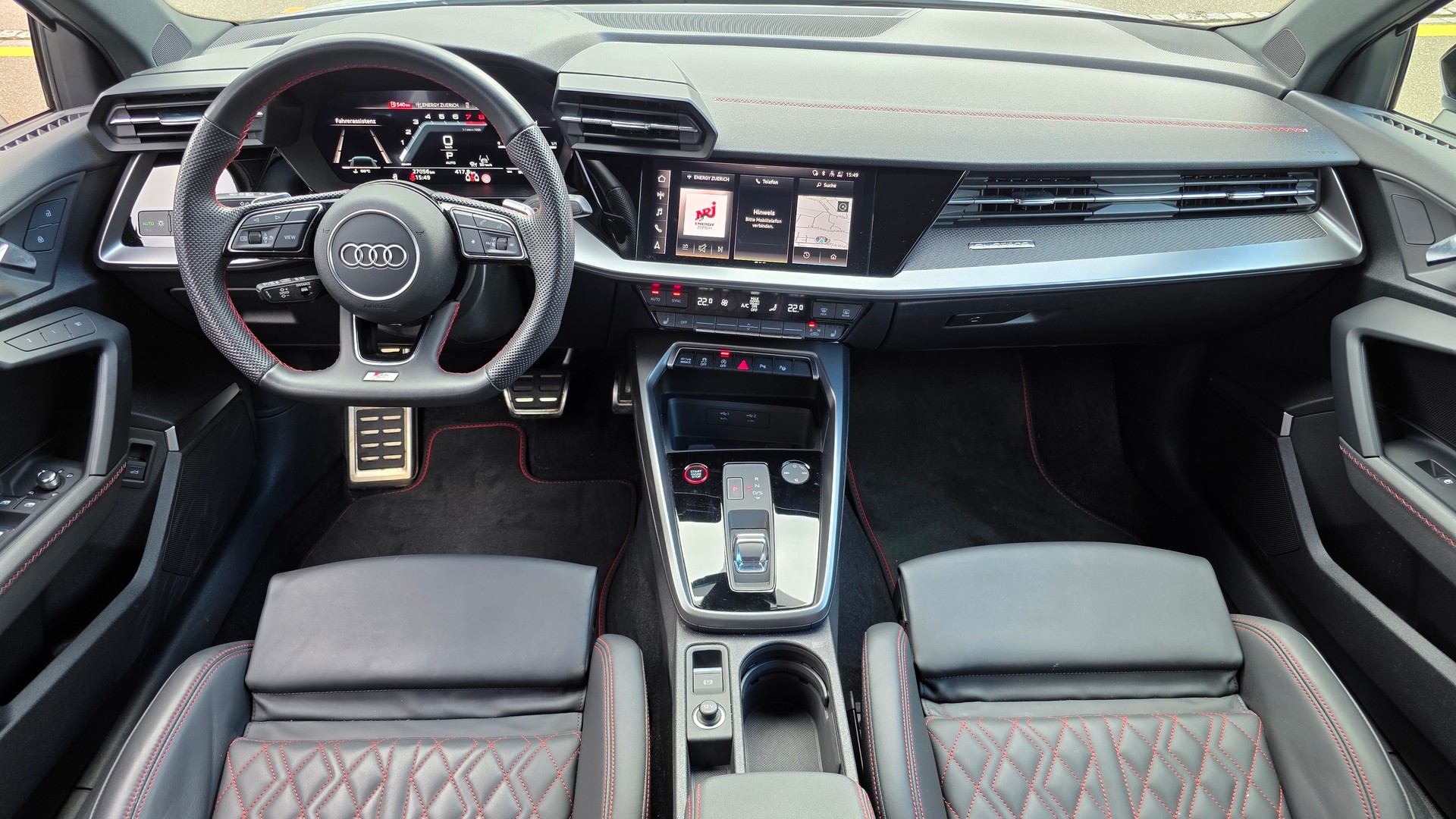 AUDI S3 Sportback 2.0 TFSI quattro S-tronic-image-17