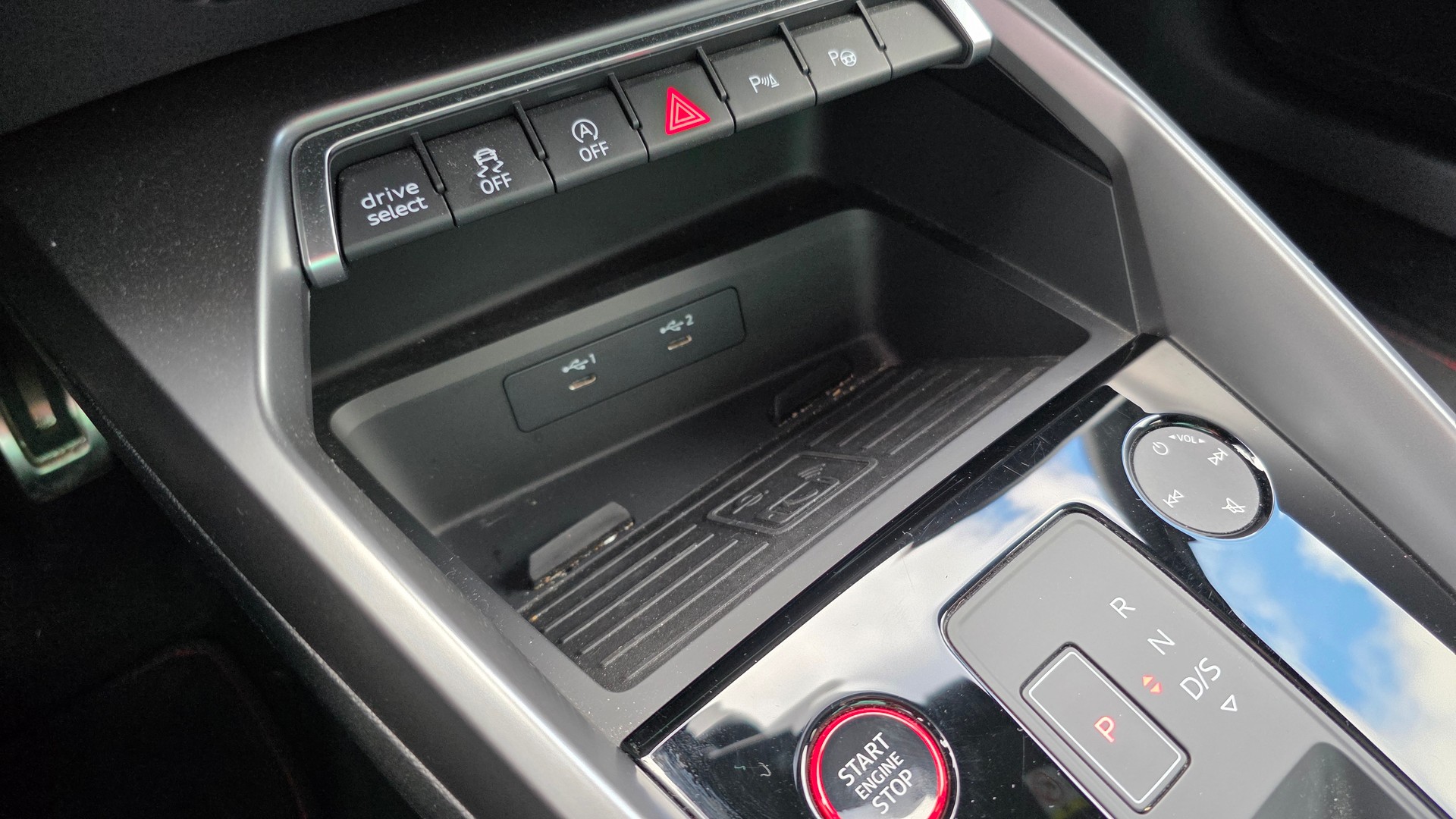 AUDI S3 Sportback 2.0 TFSI quattro S-tronic-image-27