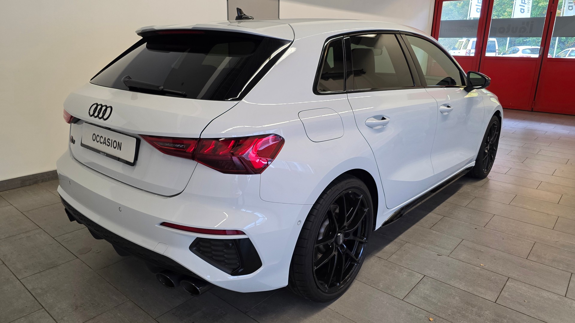 AUDI S3 Sportback 2.0 TFSI quattro S-tronic-showroom-element-3