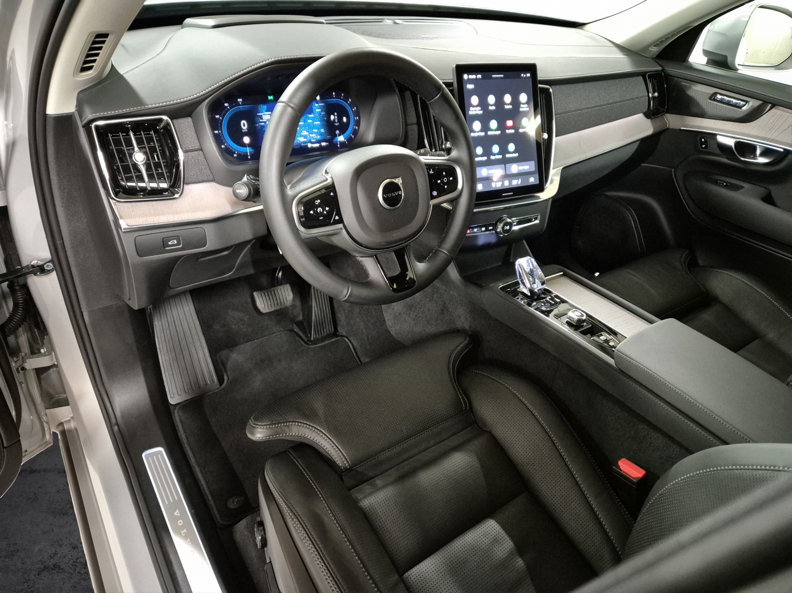 VOLVO XC90 2.0 B5 MH Plus Bright AWD-image-8