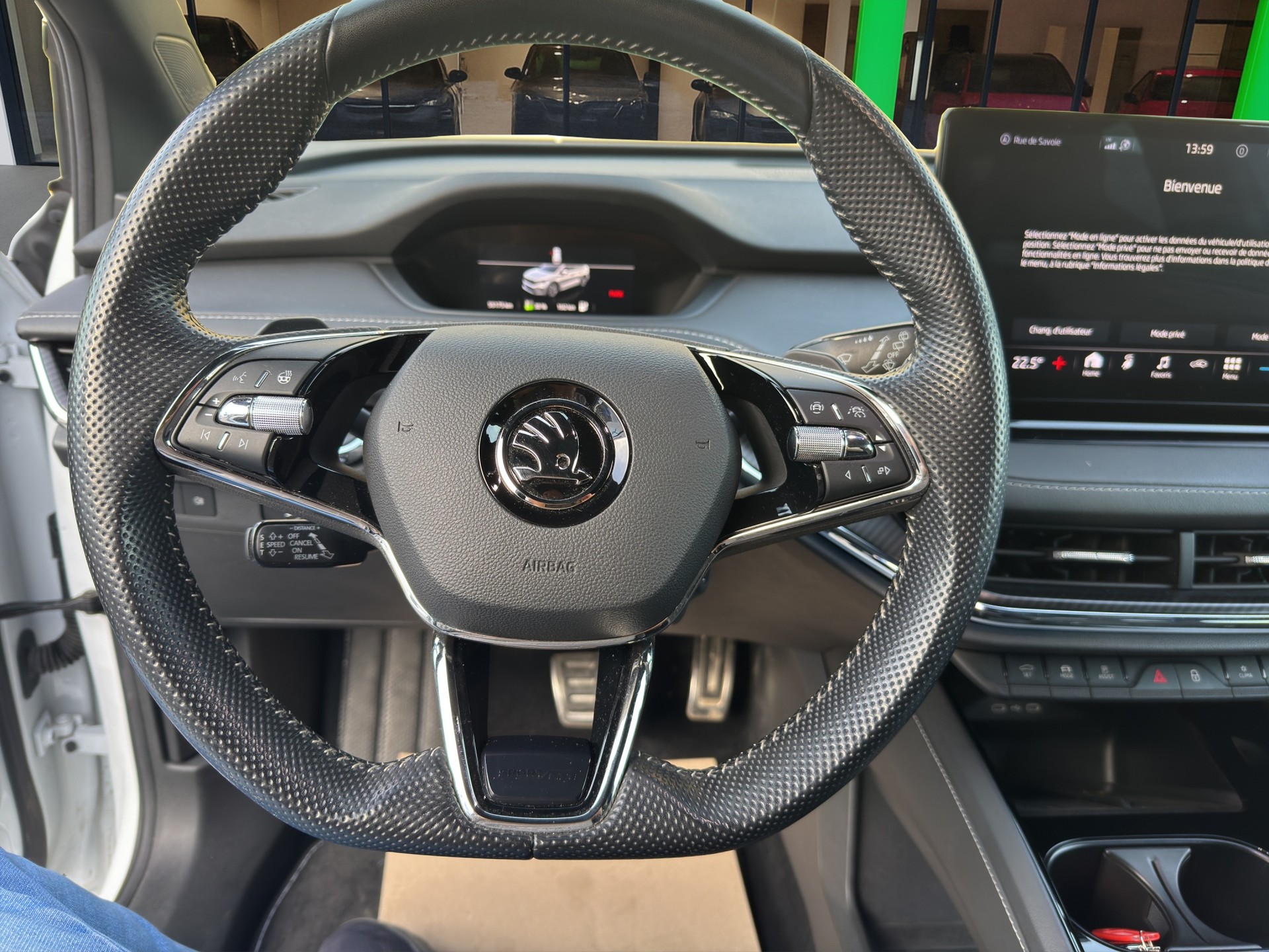 SKODA Enyaq iV 80x SportLine-image-9