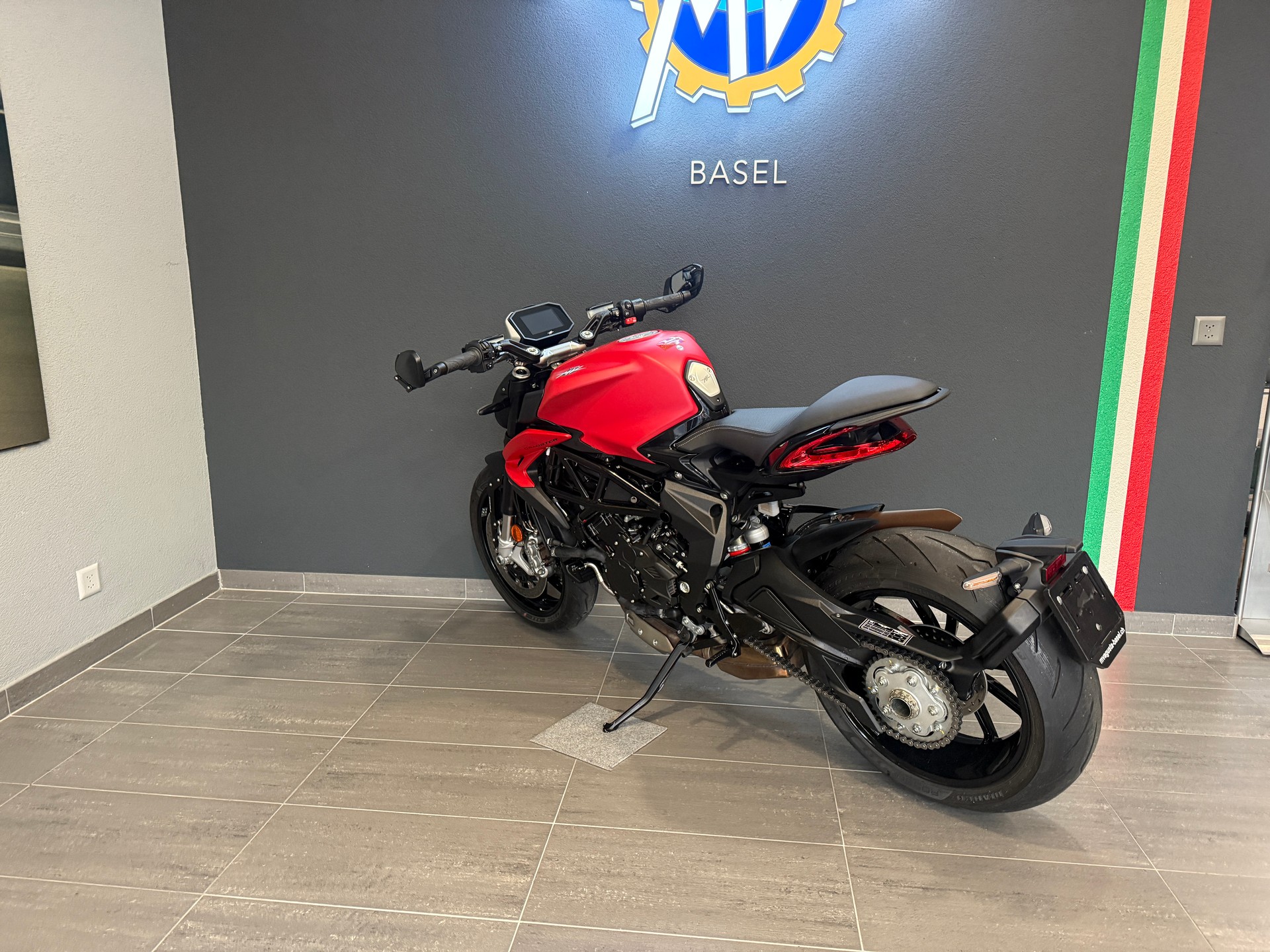 MV AGUSTA Dragster 800 Rosso-image-8