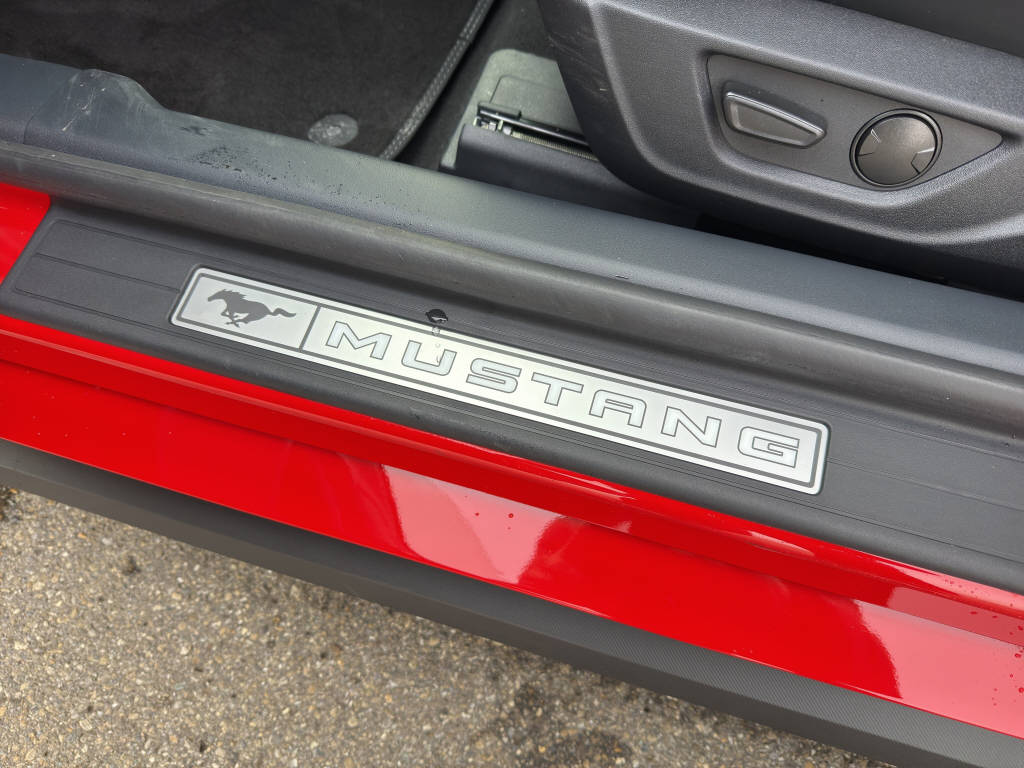 FORD Mustang Coupé 5.0 V8 GT-image-12