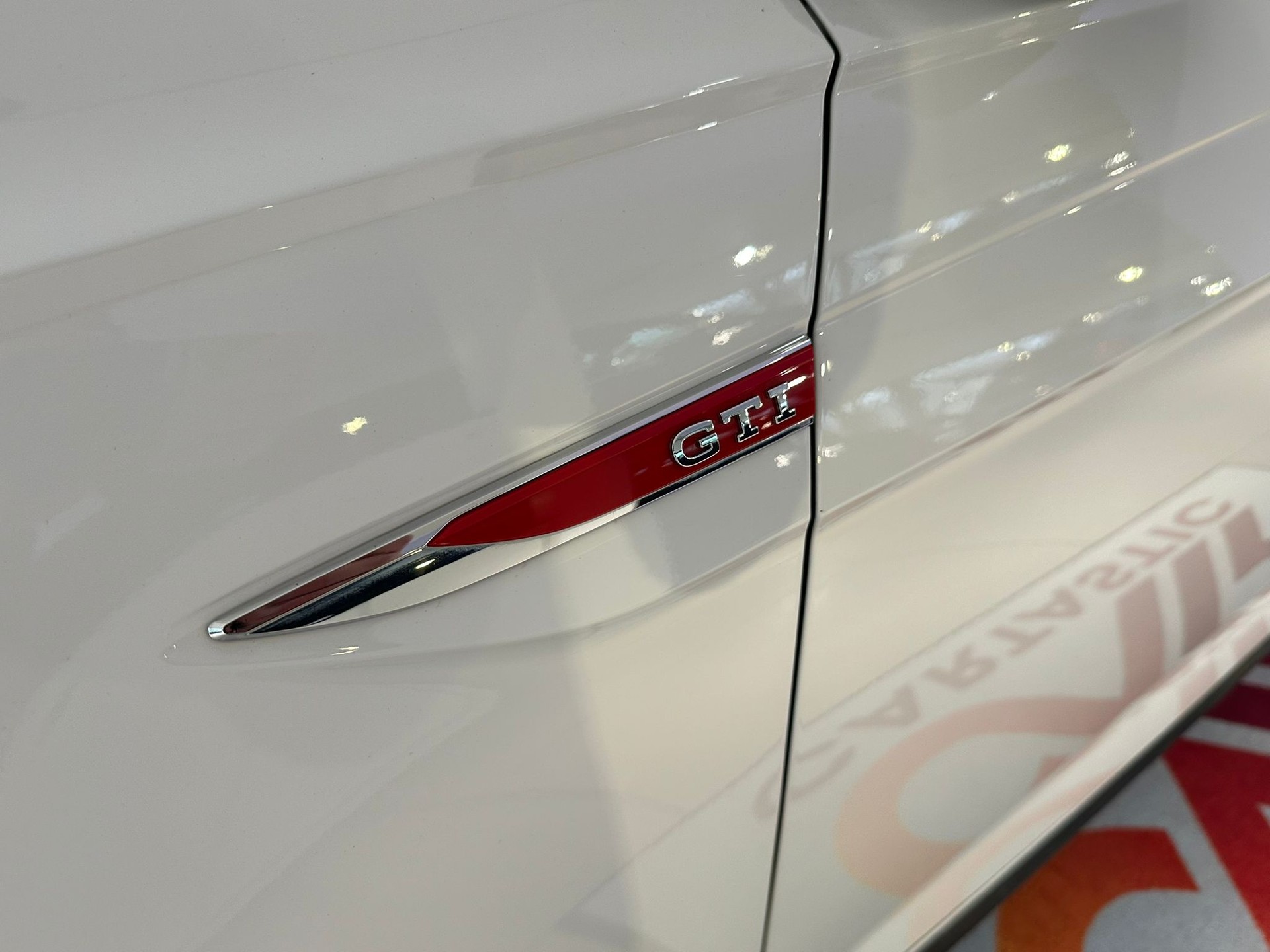 VW Polo 2.0 TSI GTI-image-12