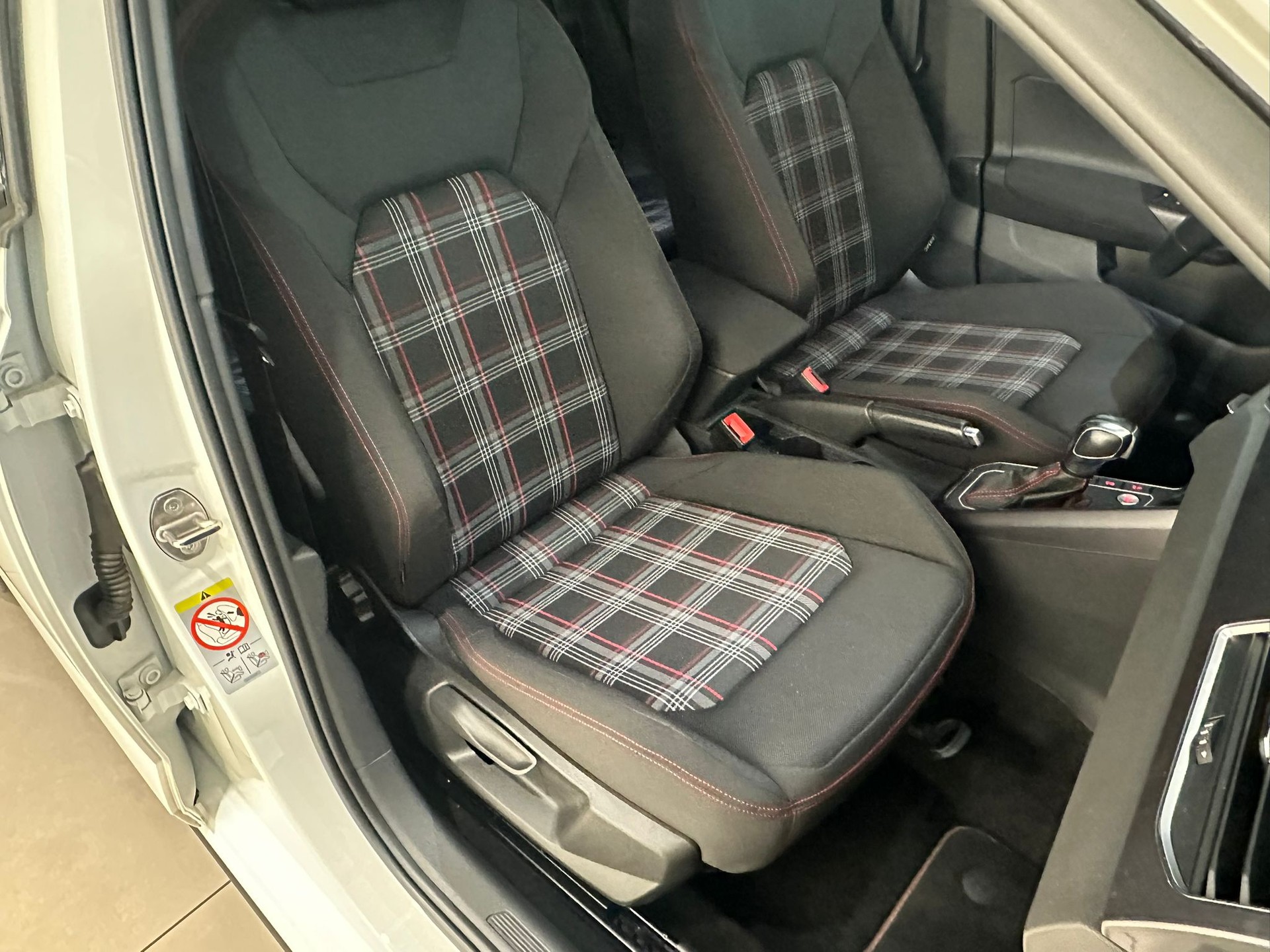 VW Polo 2.0 TSI GTI-image-6