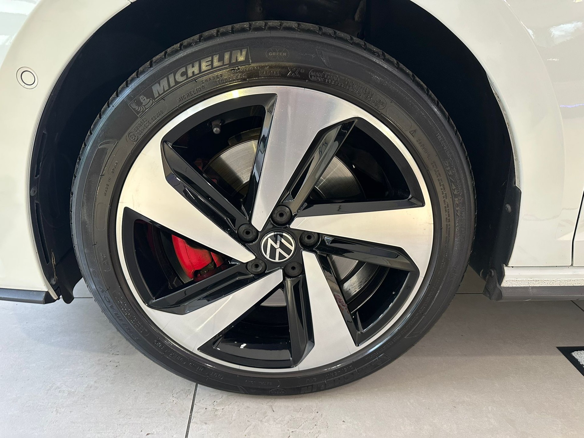 VW Polo 2.0 TSI GTI-image-13