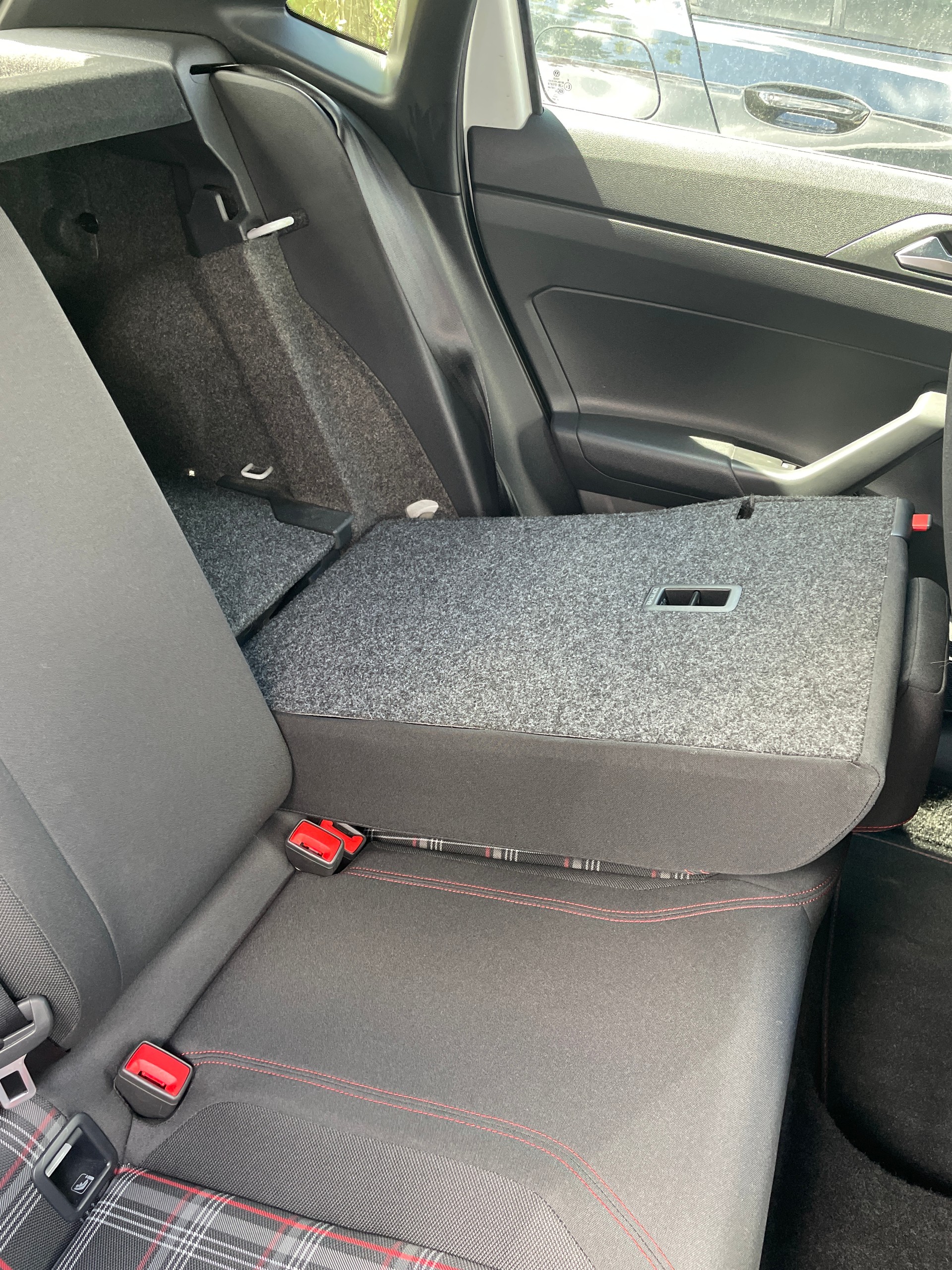 VW Polo 2.0 TSI GTI-image-16