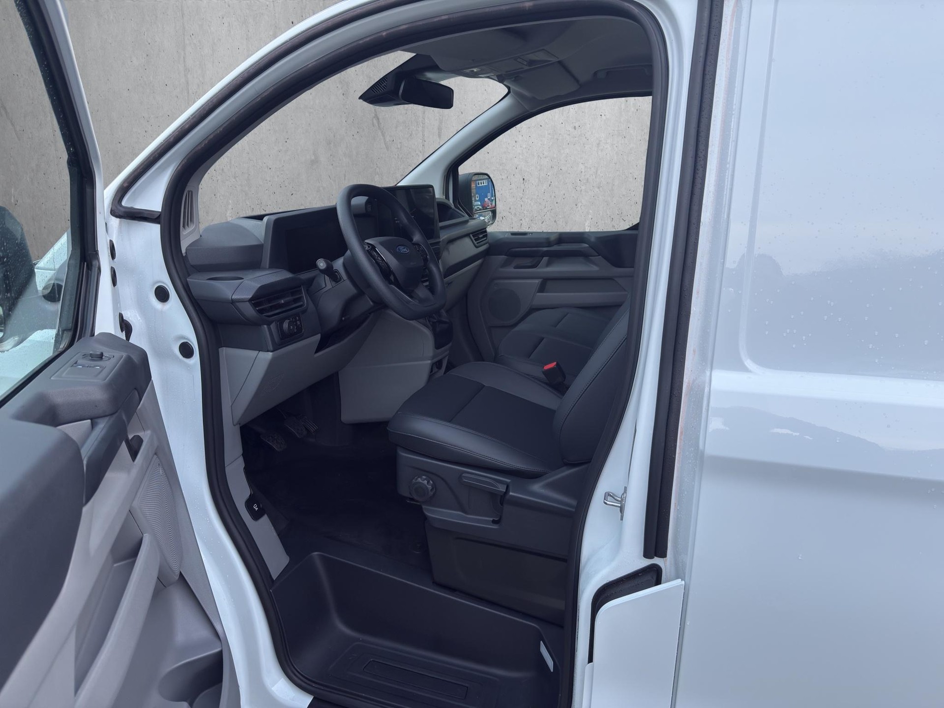 FORD Transit C Van 320 L1 2.0 EcoBlue 136 Trend-image-6