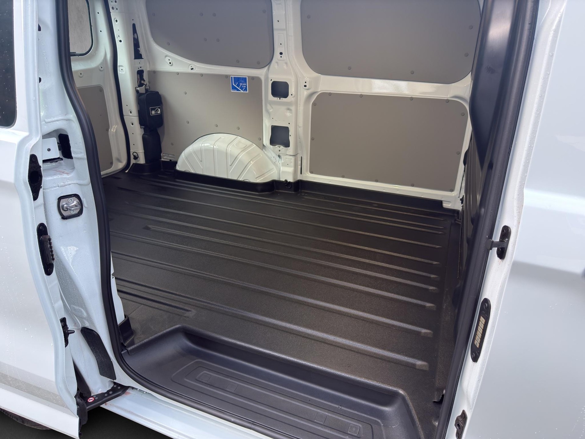 FORD Transit C Van 320 L1 2.0 EcoBlue 136 Trend-image-10