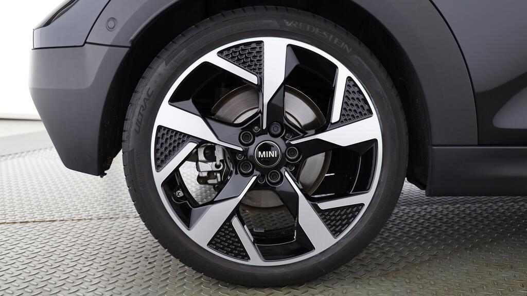 MINI Cooper S Cabrio-image-10